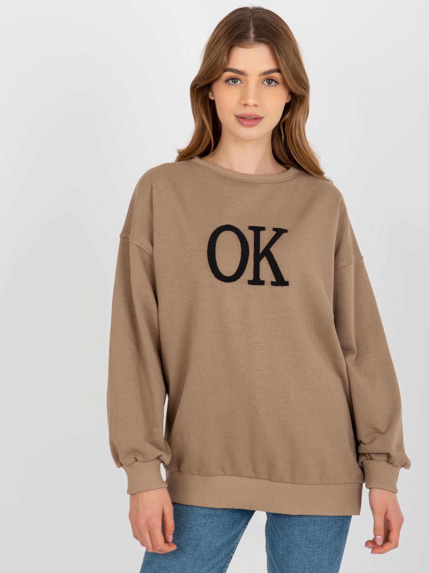 Tmavobéžová mikina s nápisom OK EM-BL-ES-21-536.94-dark beige Veľkosť: ONE SIZE