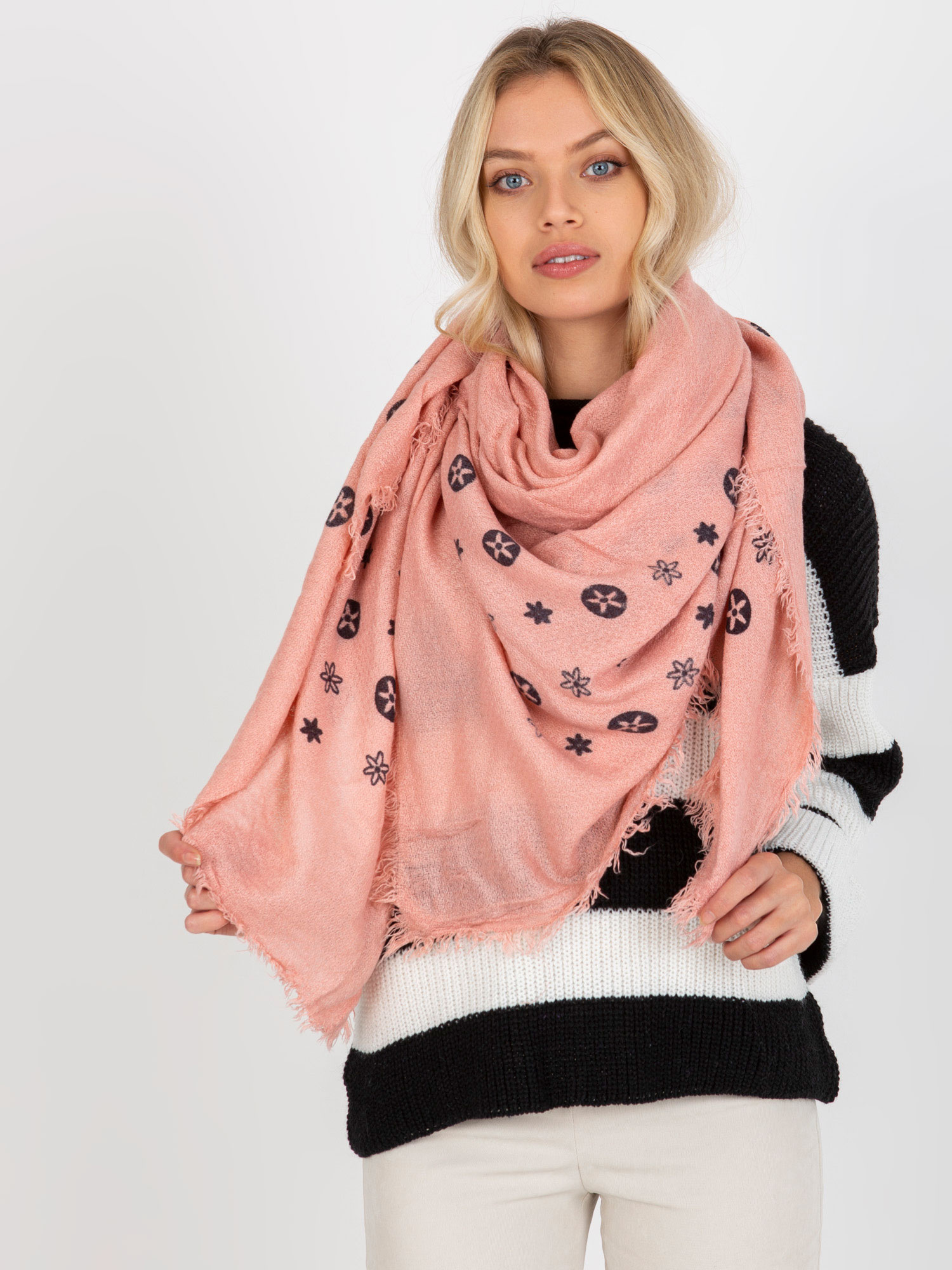 Svetloružový dámsky šál s potlačou -AT-CH-23502-1.51-pink Veľkosť: ONE SIZE