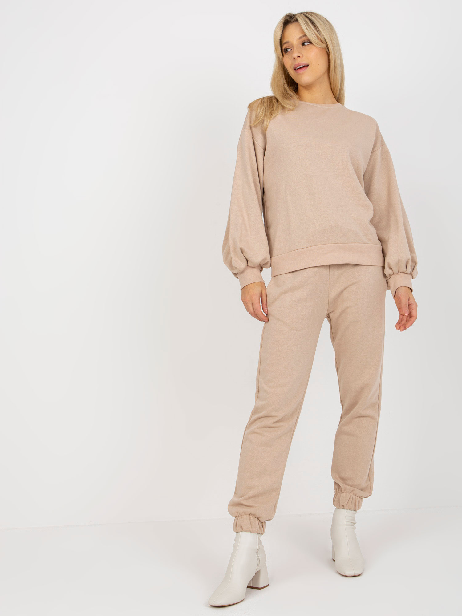 Svetlobéžová súprava s prestrihom na chrbte -EM-KMPL-637.26P-beige Veľkosť: S/M