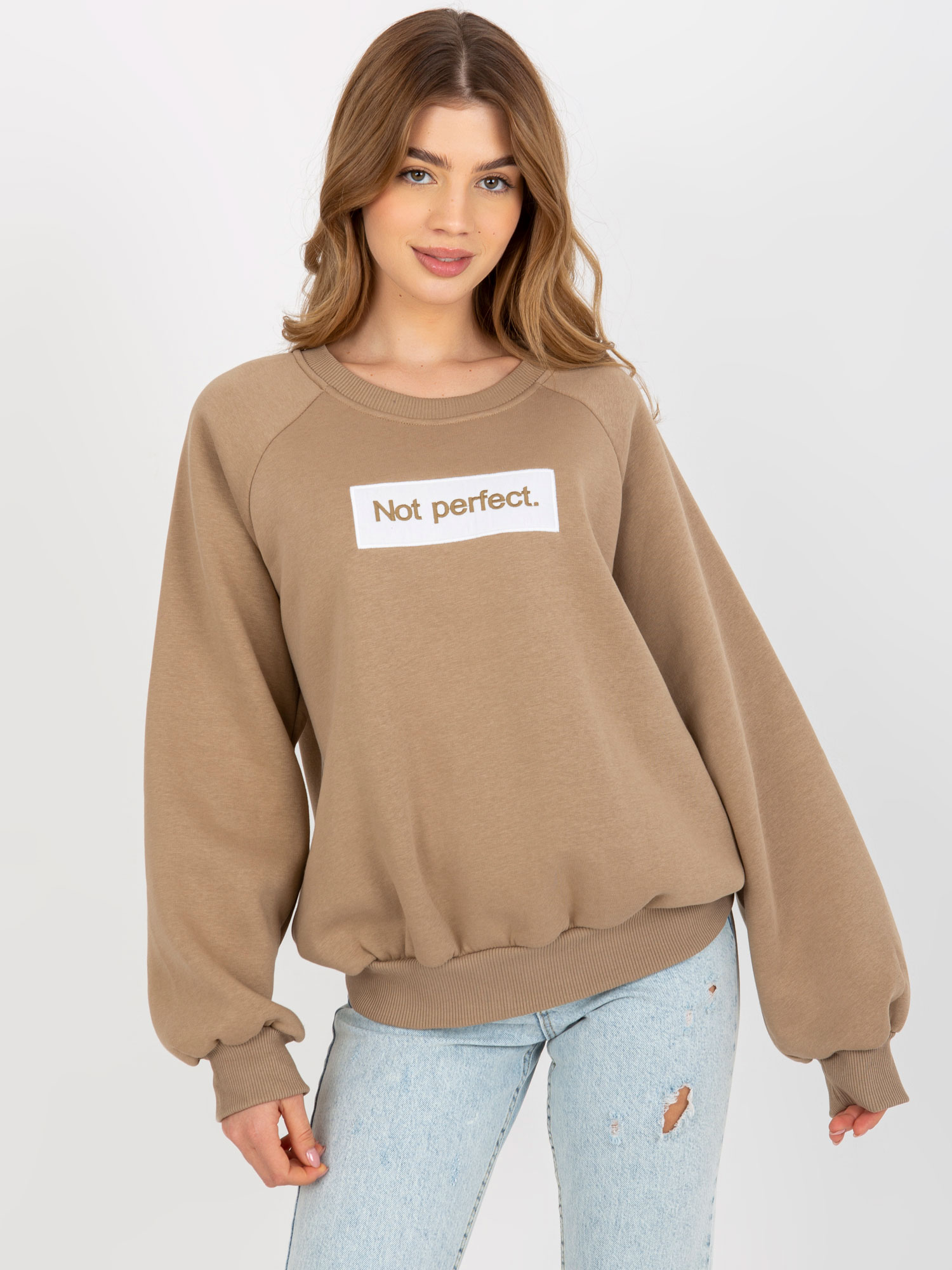 TMAVOBÉŽOVÁ MIKINA NOT PERFECT BEZ KAPUCNE EM-BL-N652.46-DARK BEIGE Veľkosť: L/XL