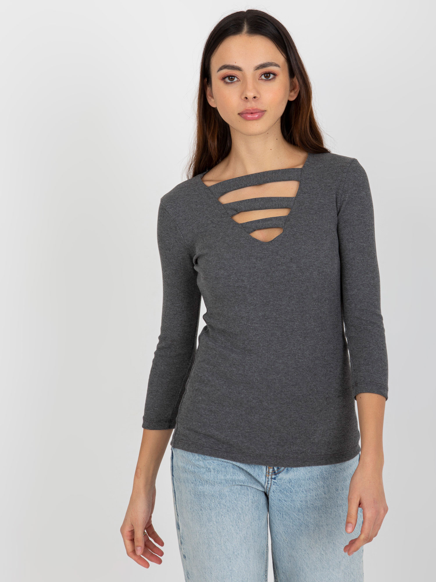 Tmavosivé tričko s výstrihom EM-BZ-HS-21-520.49P-dark grey Veľkosť: S/M