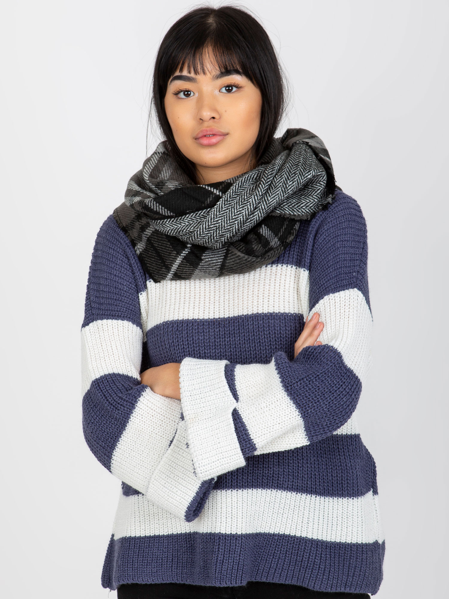 Károvaný šál - čierna / biela -AT-KM-1402.20 Veľkosť: ONE SIZE