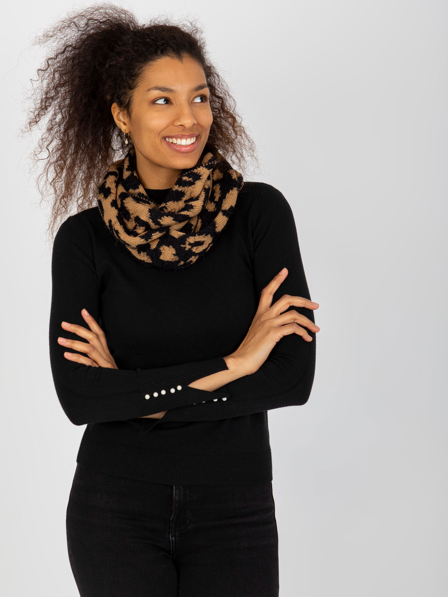 Hnedo-čierný komínový šál so vzorom AT-KM-ENEC-B63-1.44P-camel Veľkosť: ONE SIZE