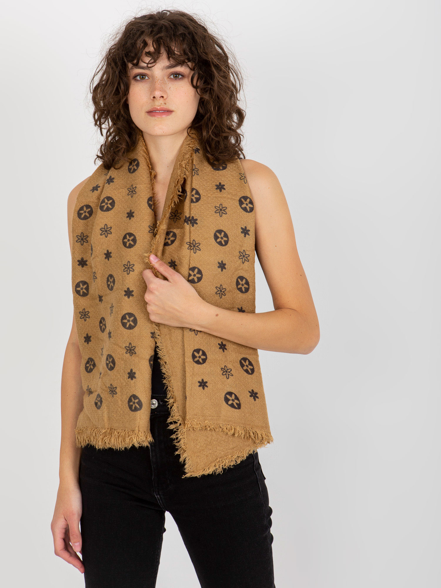 Tmavobéžový šál so vzorom AAT-CH-23503-1.89-dark beige Veľkosť: ONE SIZE