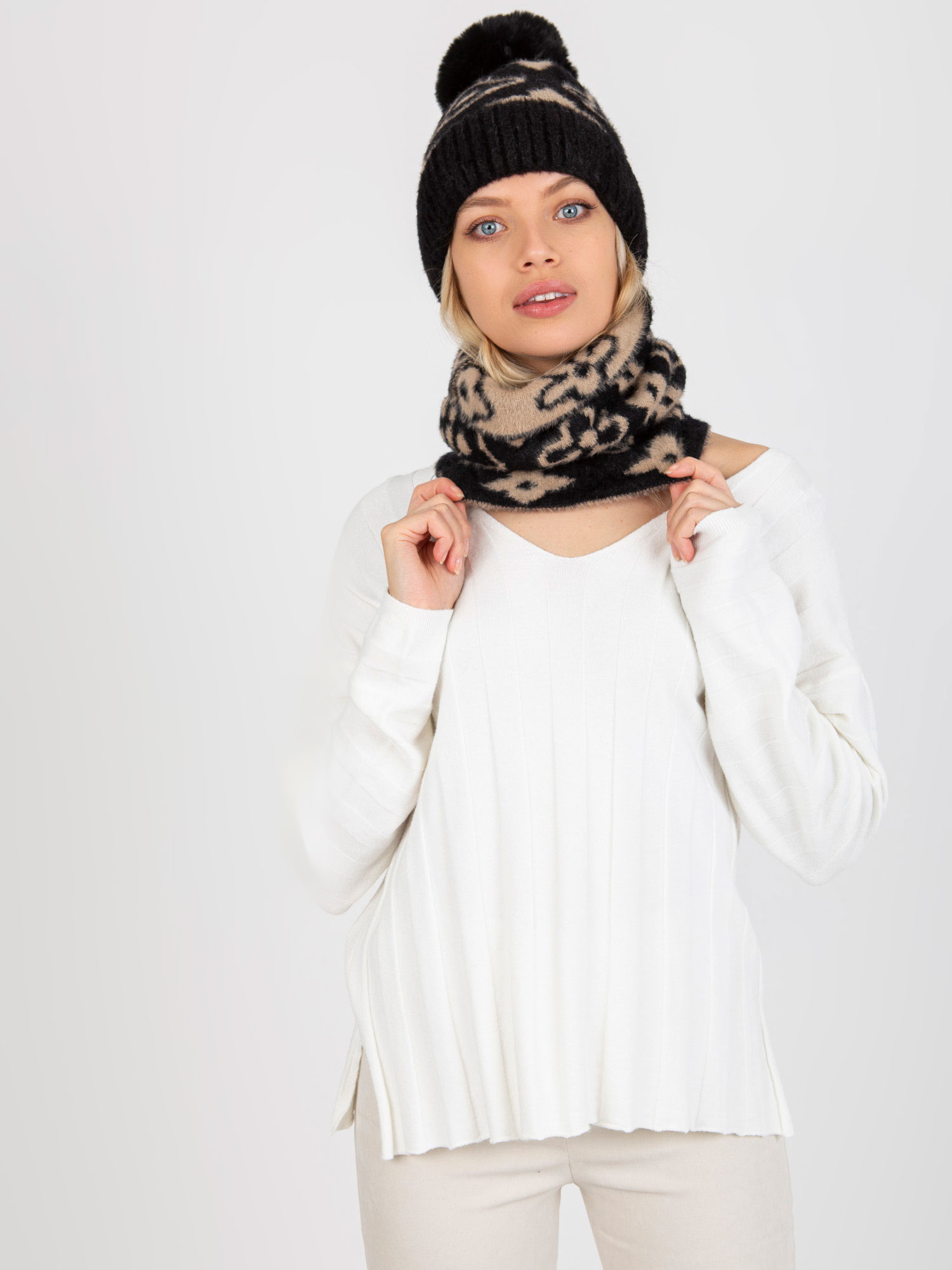 Čierno-béžový dámsky vzorovaný šál AT-KM-CM-331.87-black-beige Veľkosť: ONE SIZE