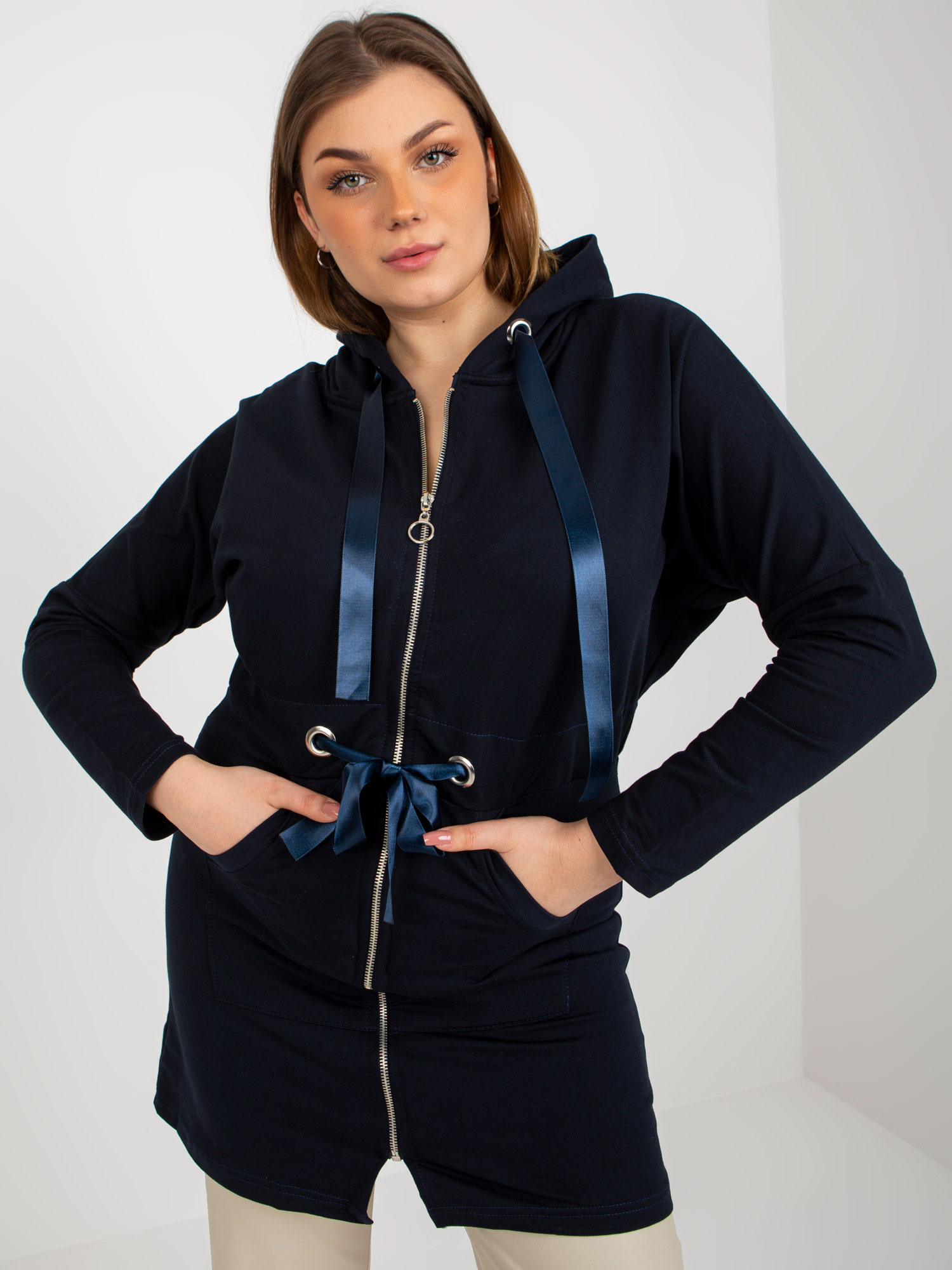 Tmavomodrá dlhá mikina s kapucňou EM-BL-HW-20-464.02P-dark blue Veľkosť: M