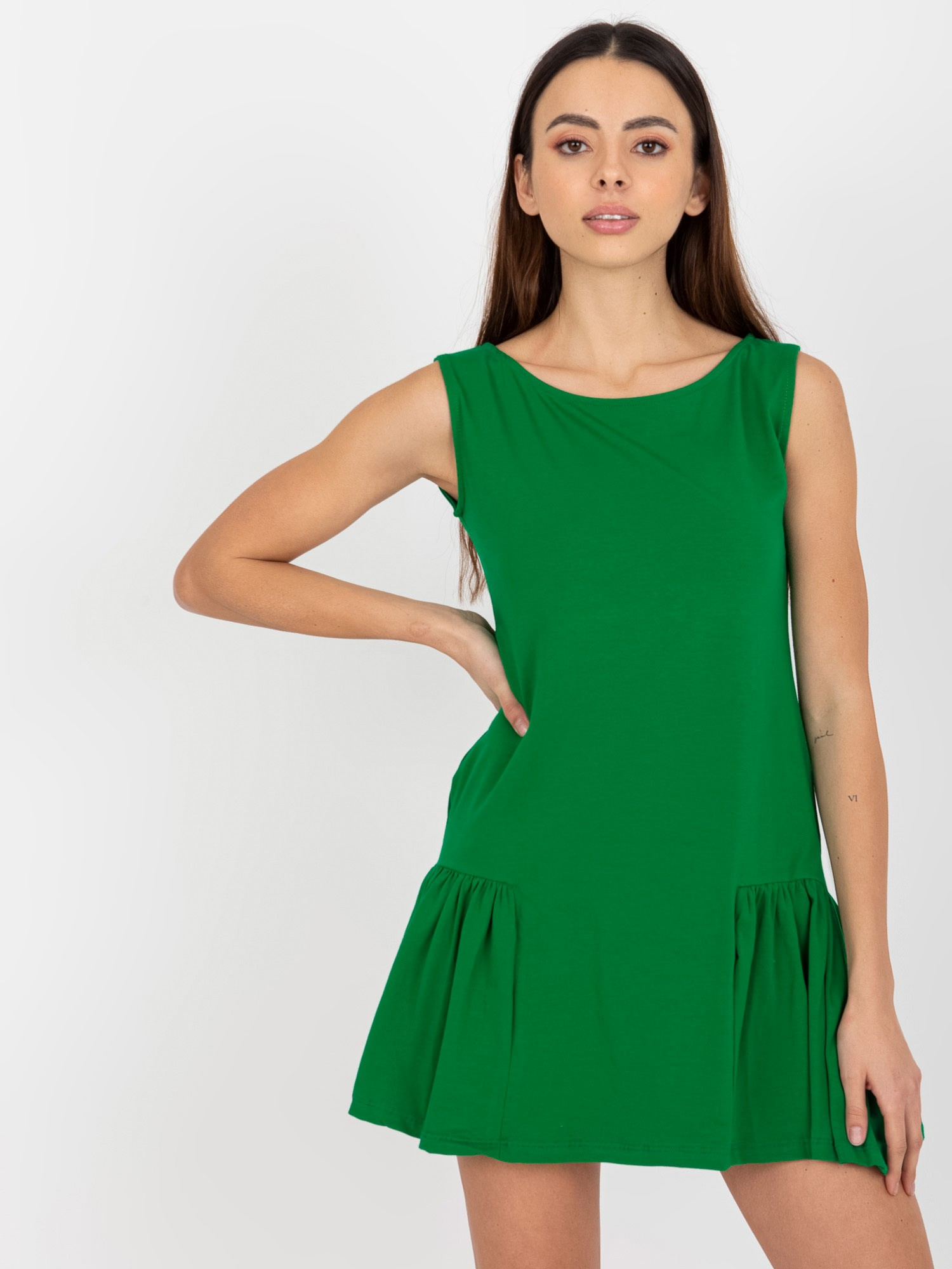 Zelené jednofarebné mini šaty s volánmi EM-TU-HS-20-282.38P-green Veľkosť: S