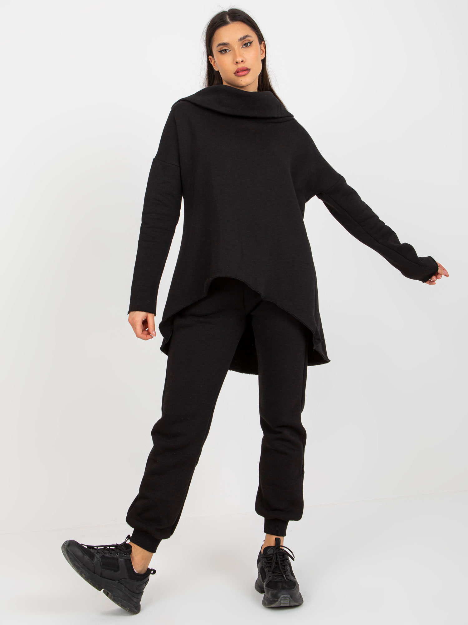 Čierna tepláková súprava s predĺženou mikinou EM-KMPL-632.13-black Veľkosť: ONE SIZE