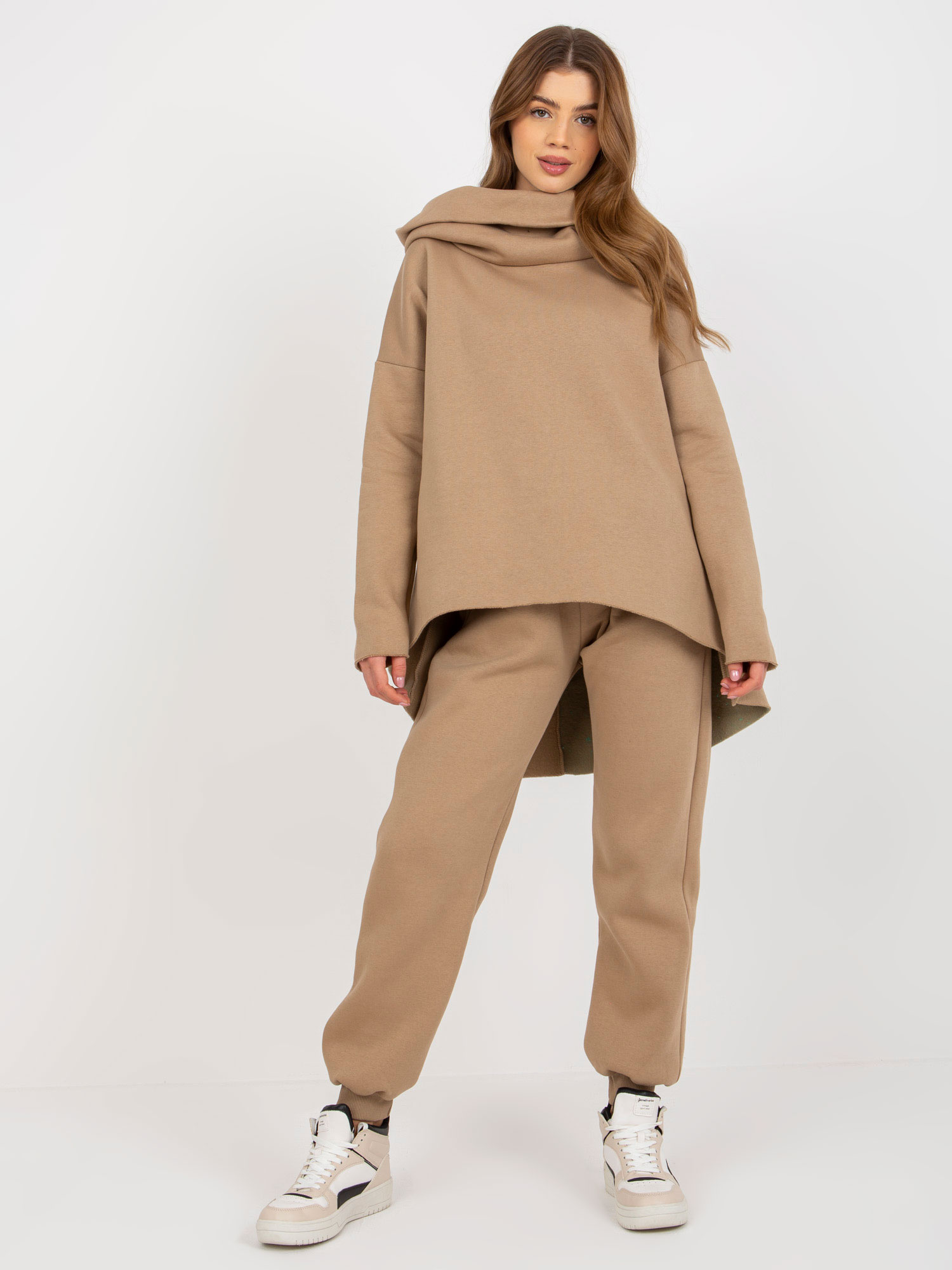 Tmavobéžová tepláková súprava s predĺženou mikinou EM-KMPL-632.13-dark beige Veľkosť: ONE SIZE