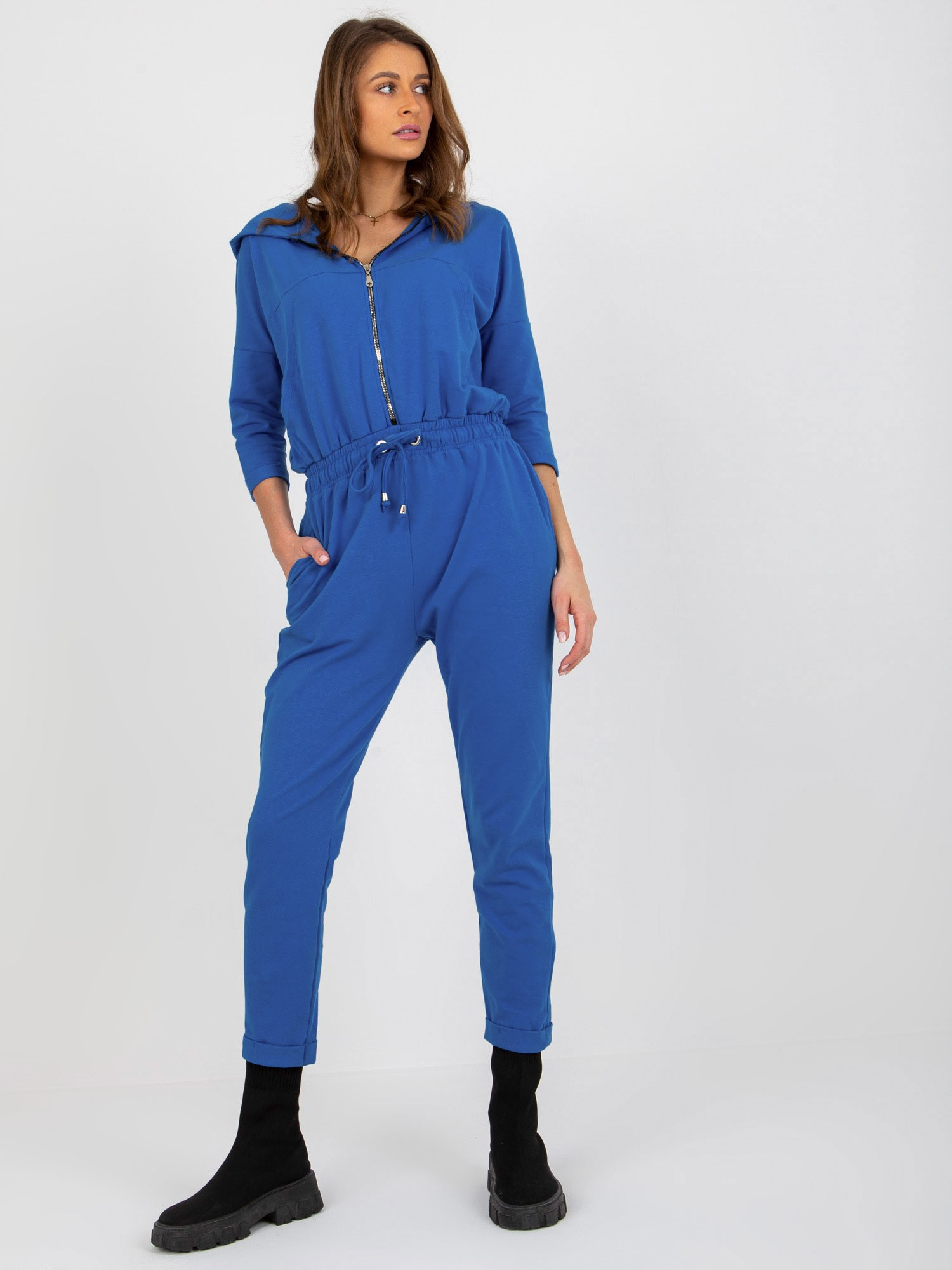 Tmavomodrý overal so zipsom, kapucňou a 3/4 rukávmi RV-KO-7824.04-dark blue Veľkosť: L/XL