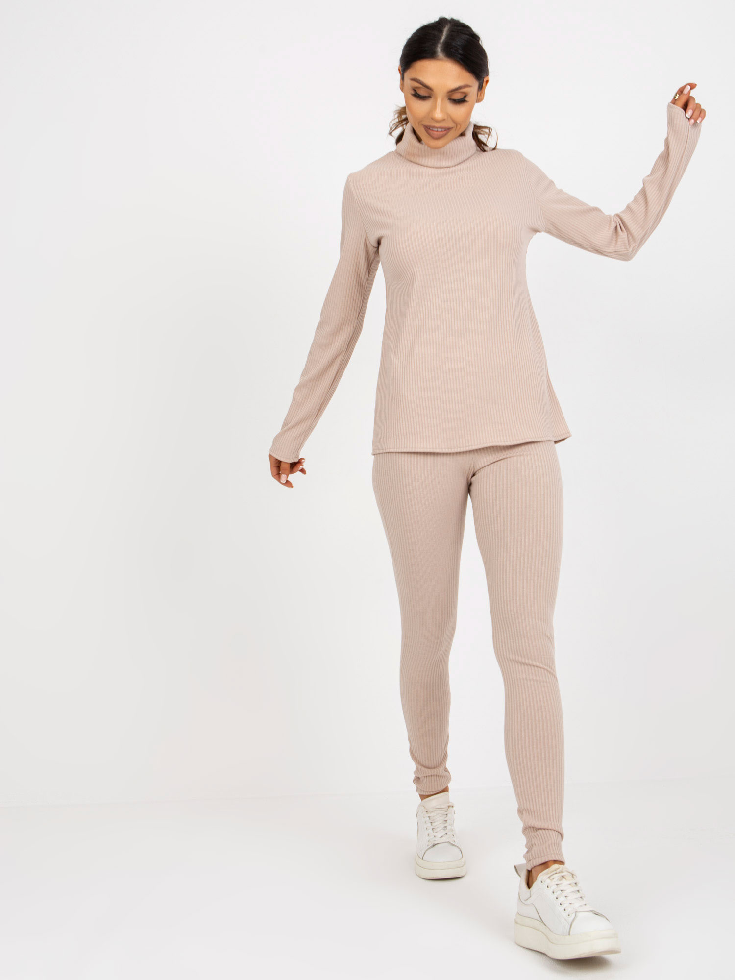 Béžový rebrovaný dámsky rolák LK-BZ-509192.55P-beige Veľkosť: ONE SIZE