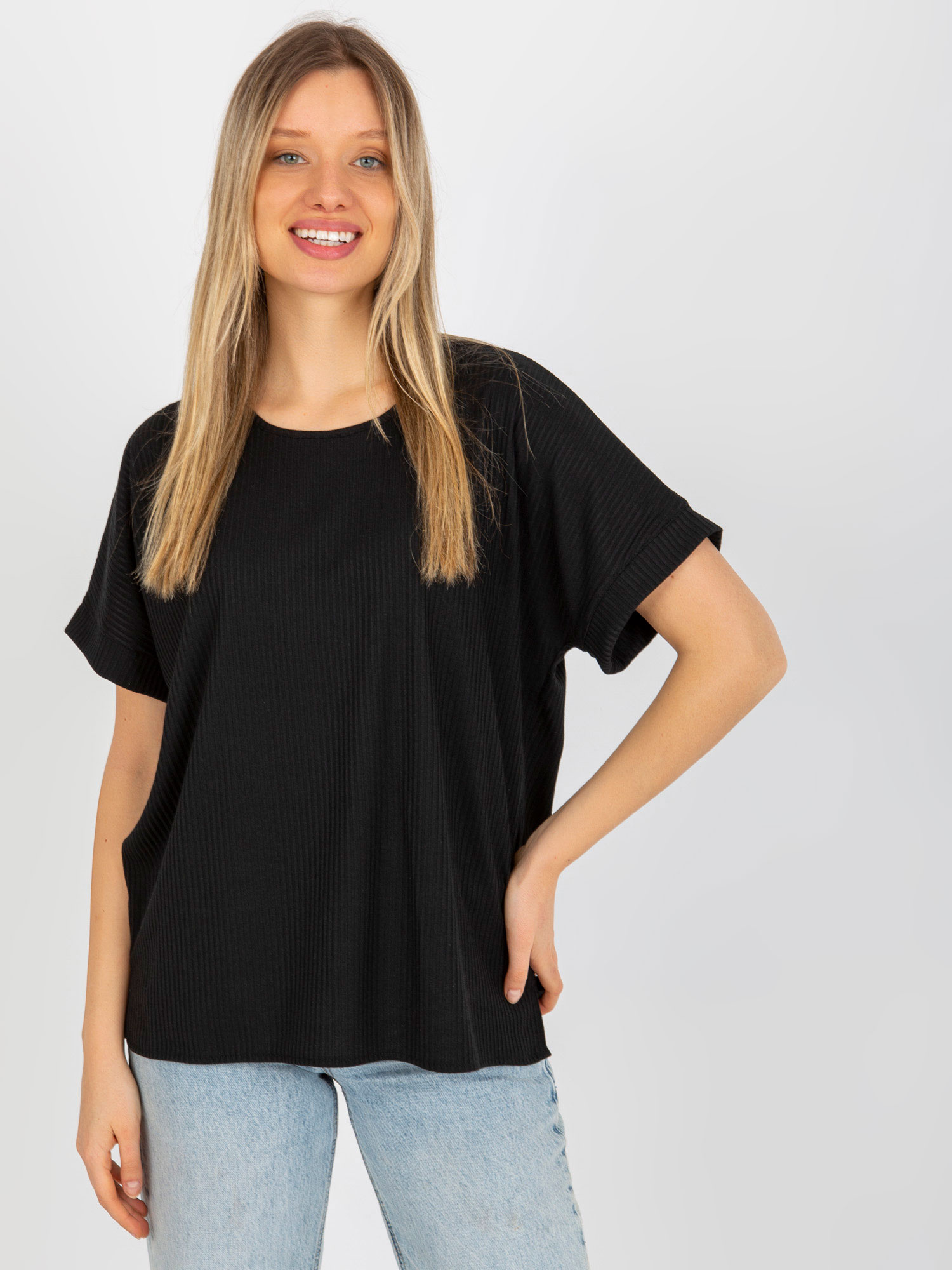 Čierne rebrované voľné tričko LK-BZ-509252.25X-black Veľkosť: ONE SIZE