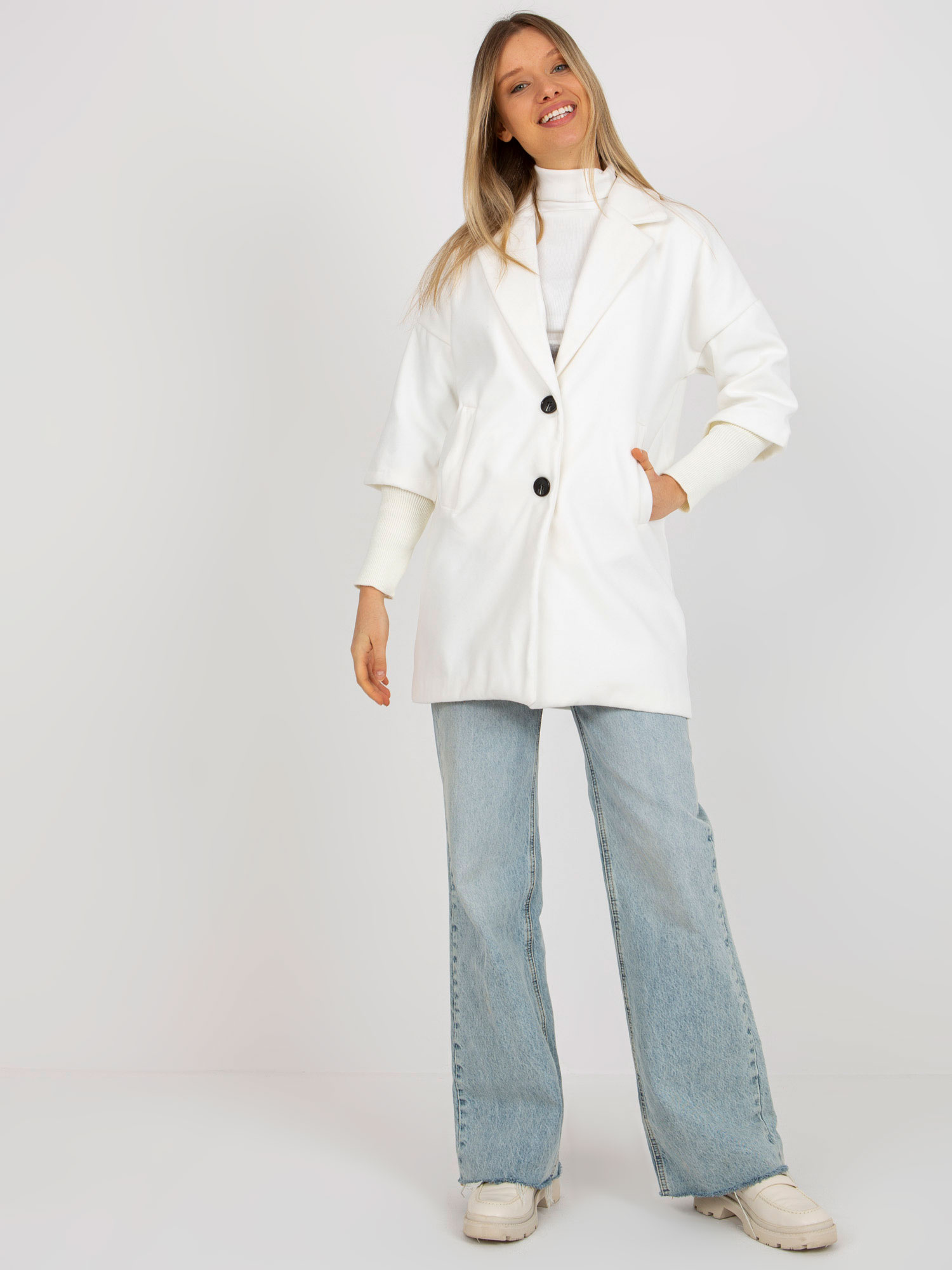 Smotanový kabát s úzkymi rukávmi TW-PL-BI-2021799.51-ecru Veľkosť: XL