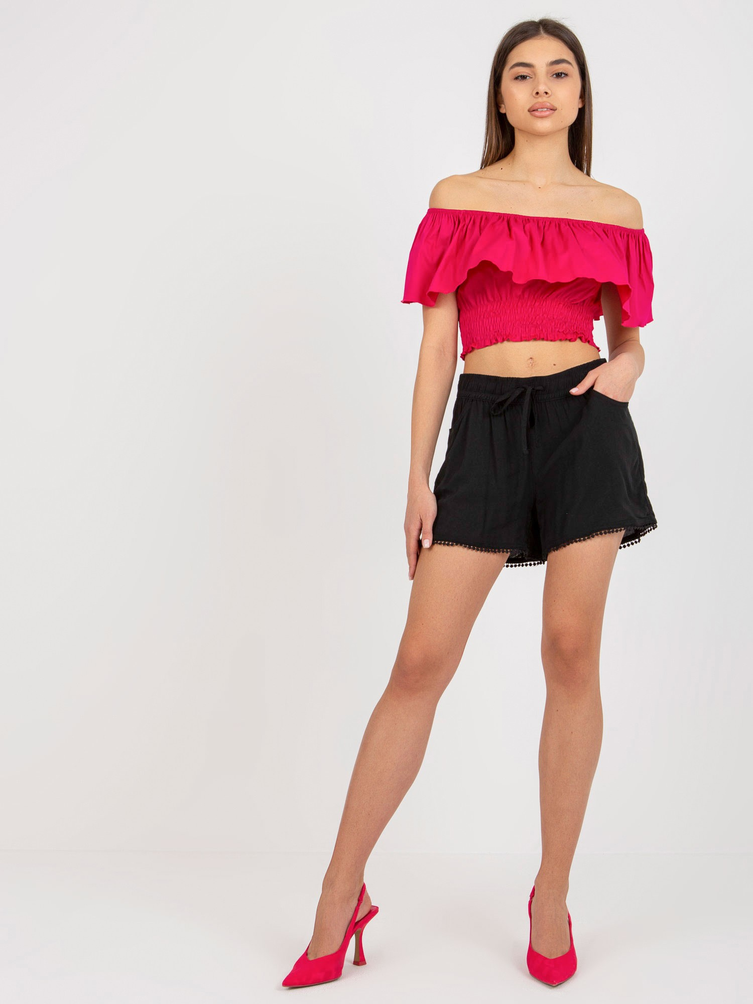 Čierne ležérne šortky D73760M61531KH-black Veľkosť: M