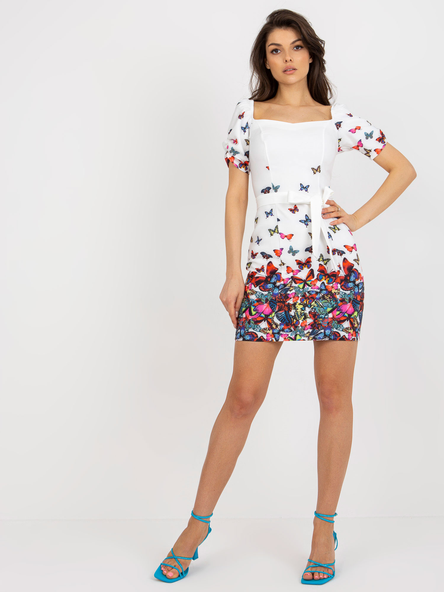 Biele mini šaty so vzorom motýľov LK-SK-508641-2.29X-white Veľkosť: 38