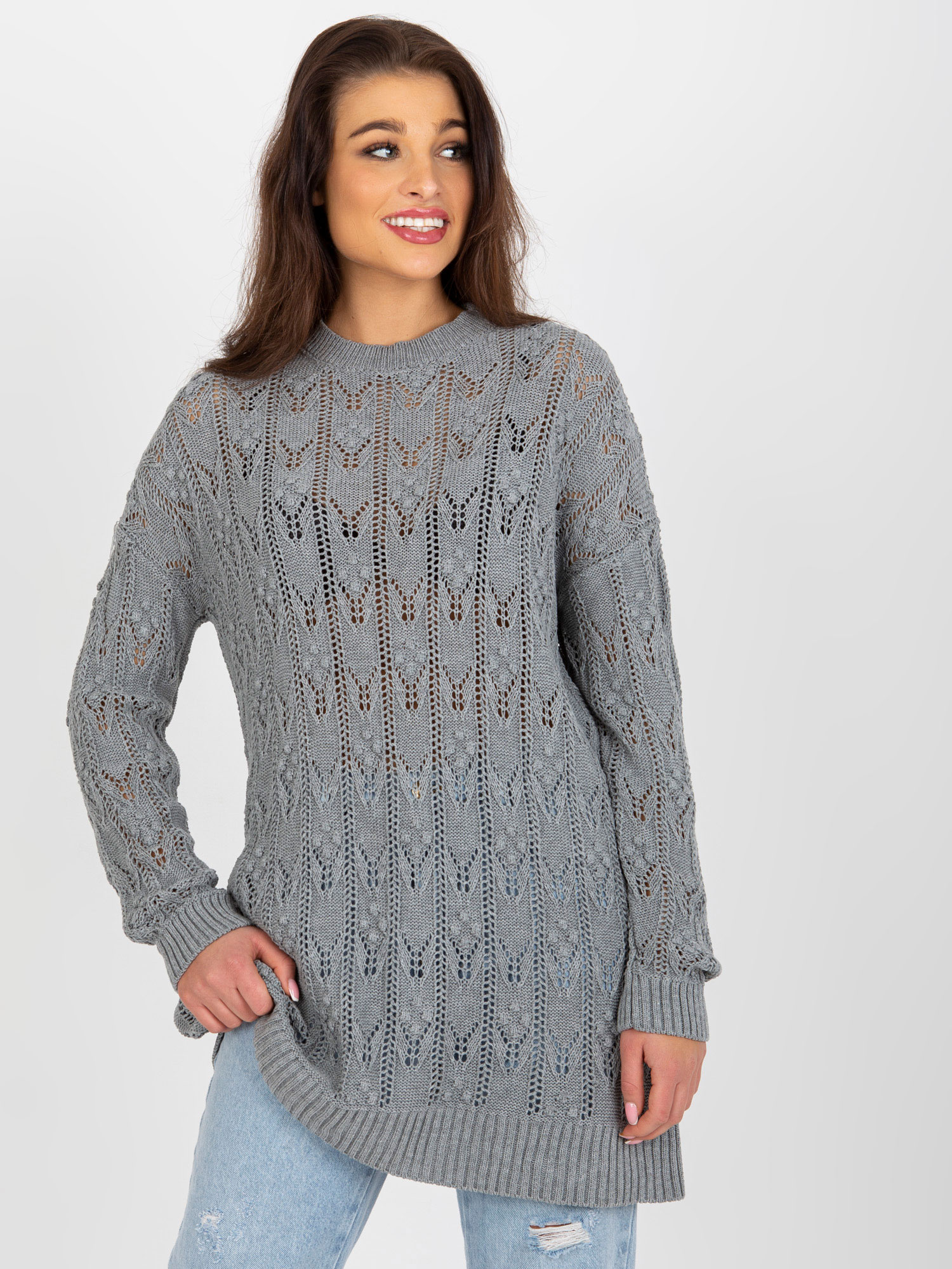 Sivé oversize svetrové dierované šaty BA-SW-9000.31P-grey Veľkosť: ONE SIZE