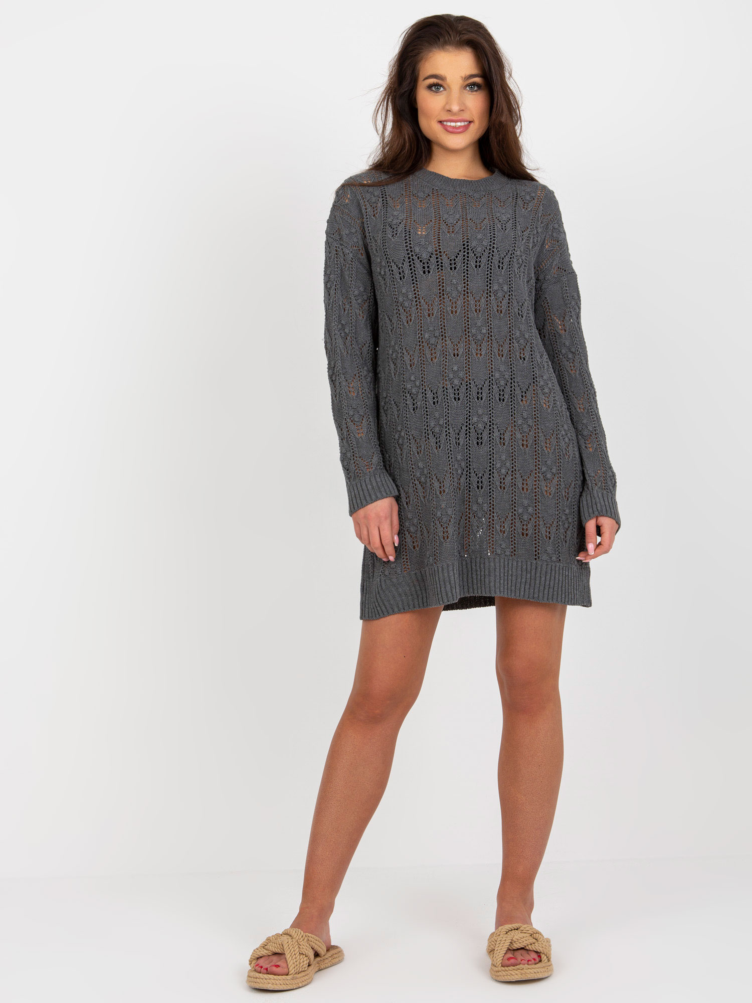 Tmavosivé oversize svetrové dierované šaty BA-SW-9000.31P-dark grey Veľkosť: ONE SIZE