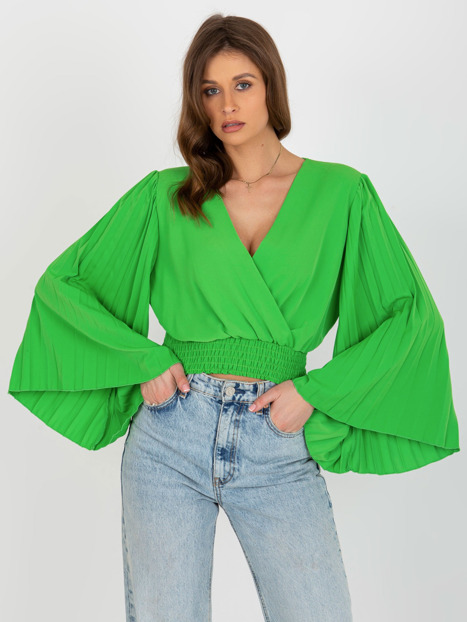 Zelená elegantná blúzka s obálkovým výstrihom -DHJ-BZ-16503.30X-svetlo zelená Veľkosť: ONE SIZE