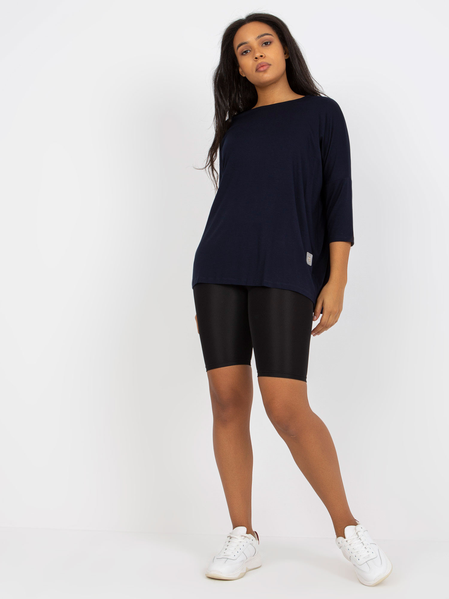 Tmavomodrá voľná blúzka RV-BZ-3770.92-navy Veľkosť: ONE SIZE