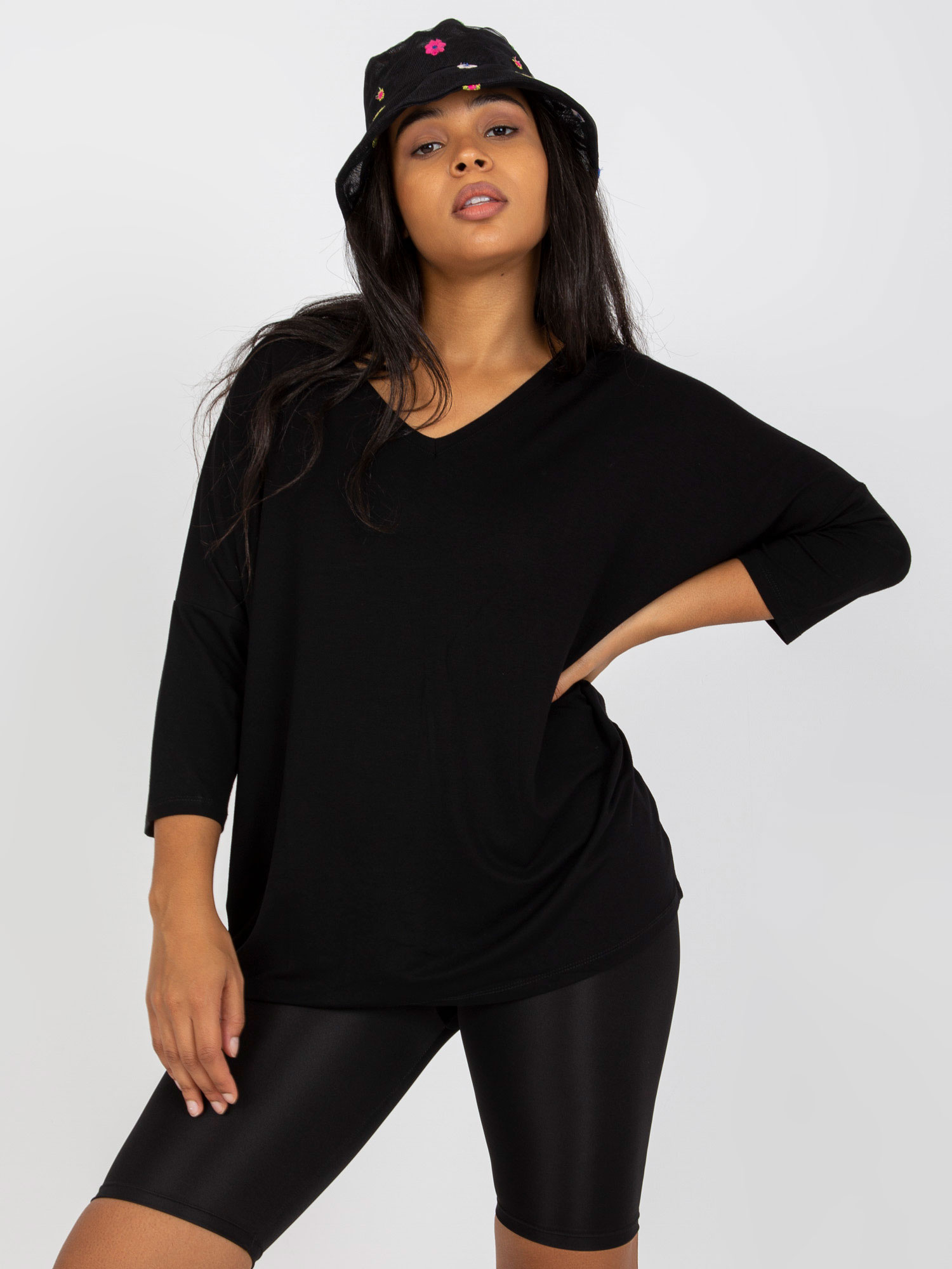 Čierna voľná blúzka -RV-BZ-5745.18-black Veľkosť: ONE SIZE