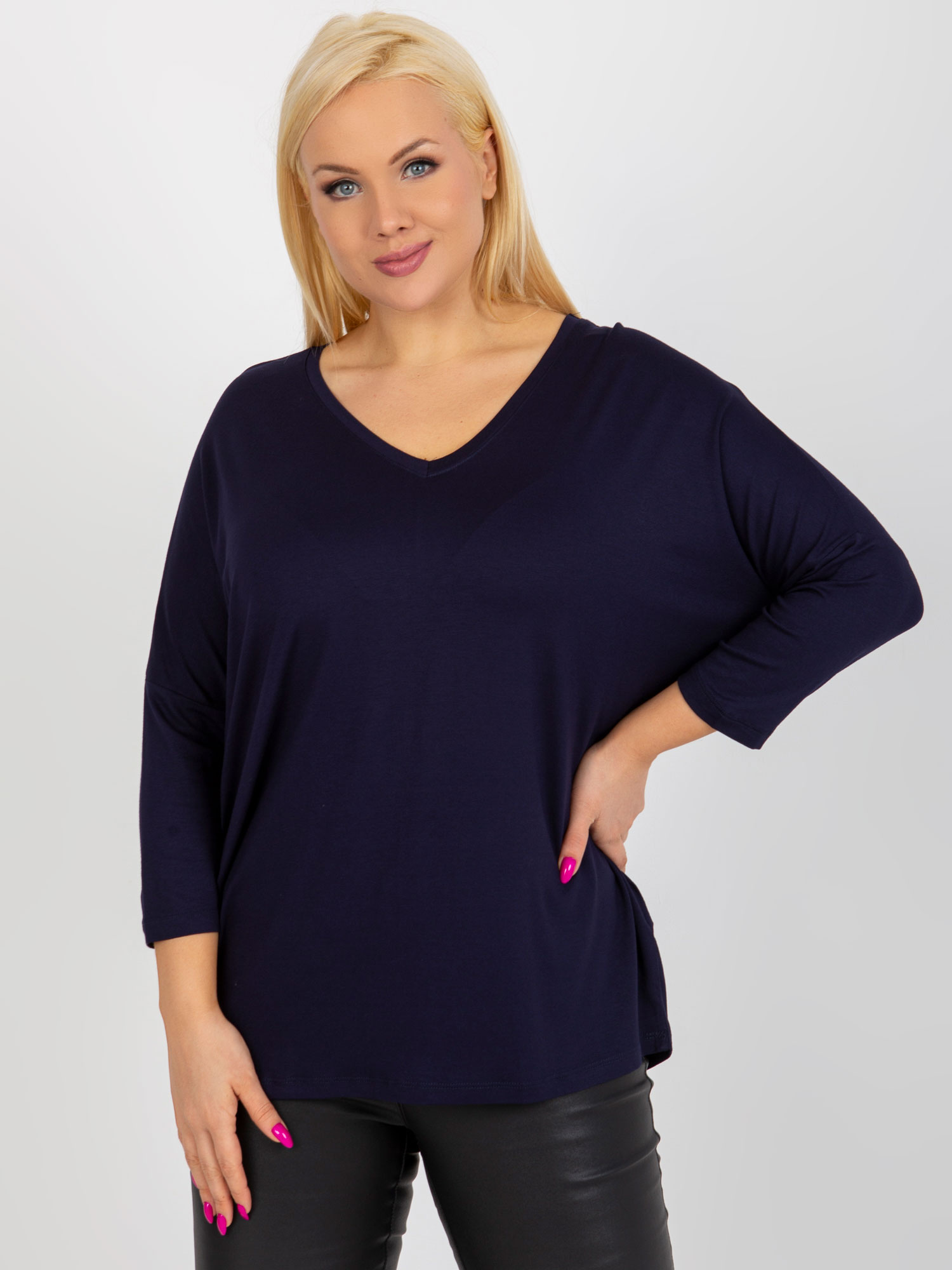 Tmavomodrá voľná blúzka RV-BZ-5745.18-dark blue Veľkosť: ONE SIZE