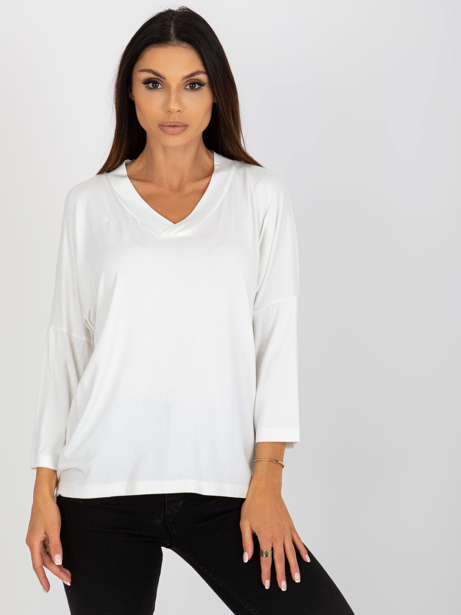 Smotanová jednofarebná blúzka s 3/4 rukávom RV-BZ-8630.94-ecru Veľkosť: ONE SIZE