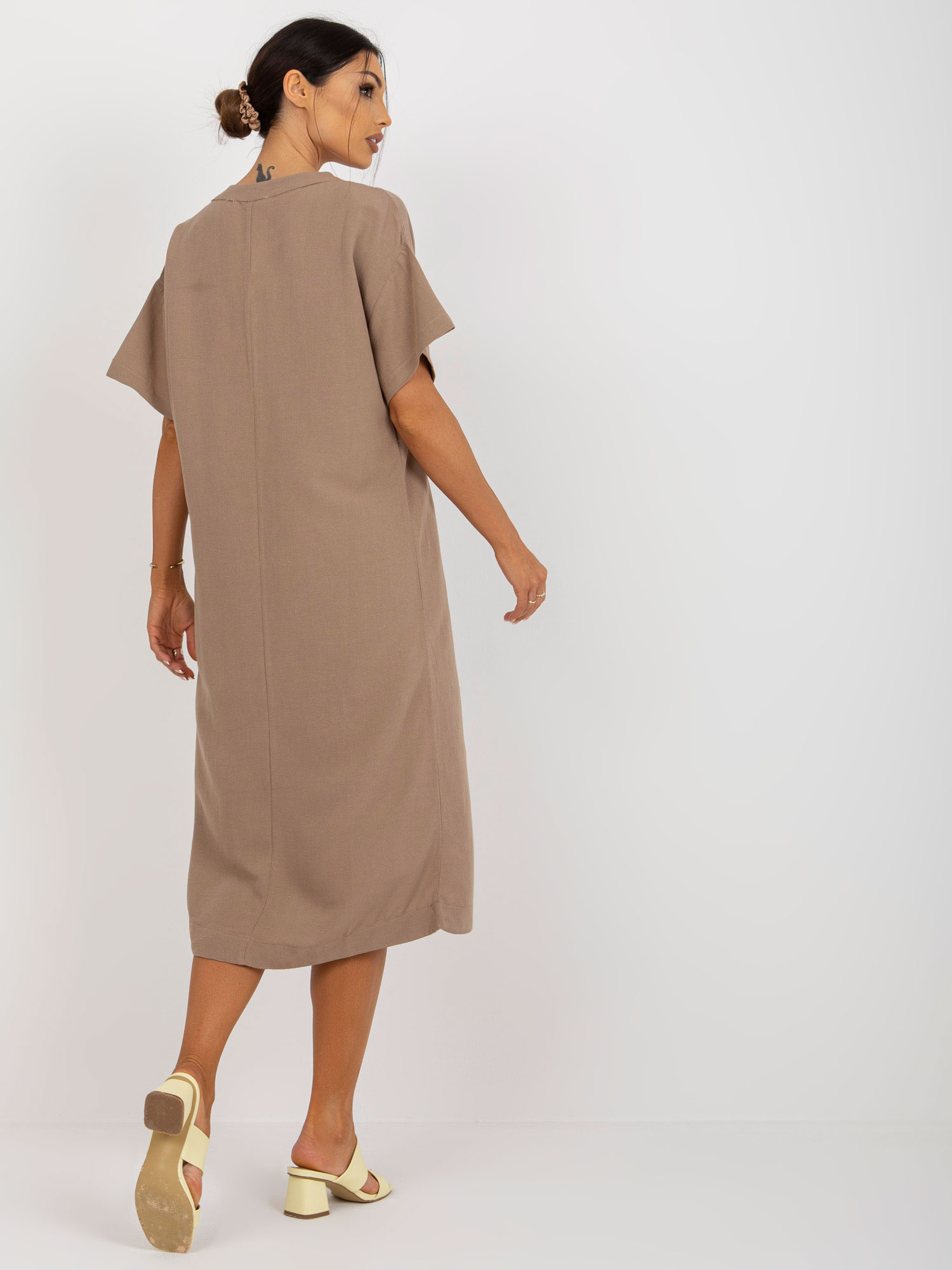 Tmavobéžové košeľové midi šaty TW-SK-BE-AZ101.40P-dark beige Veľkosť: S