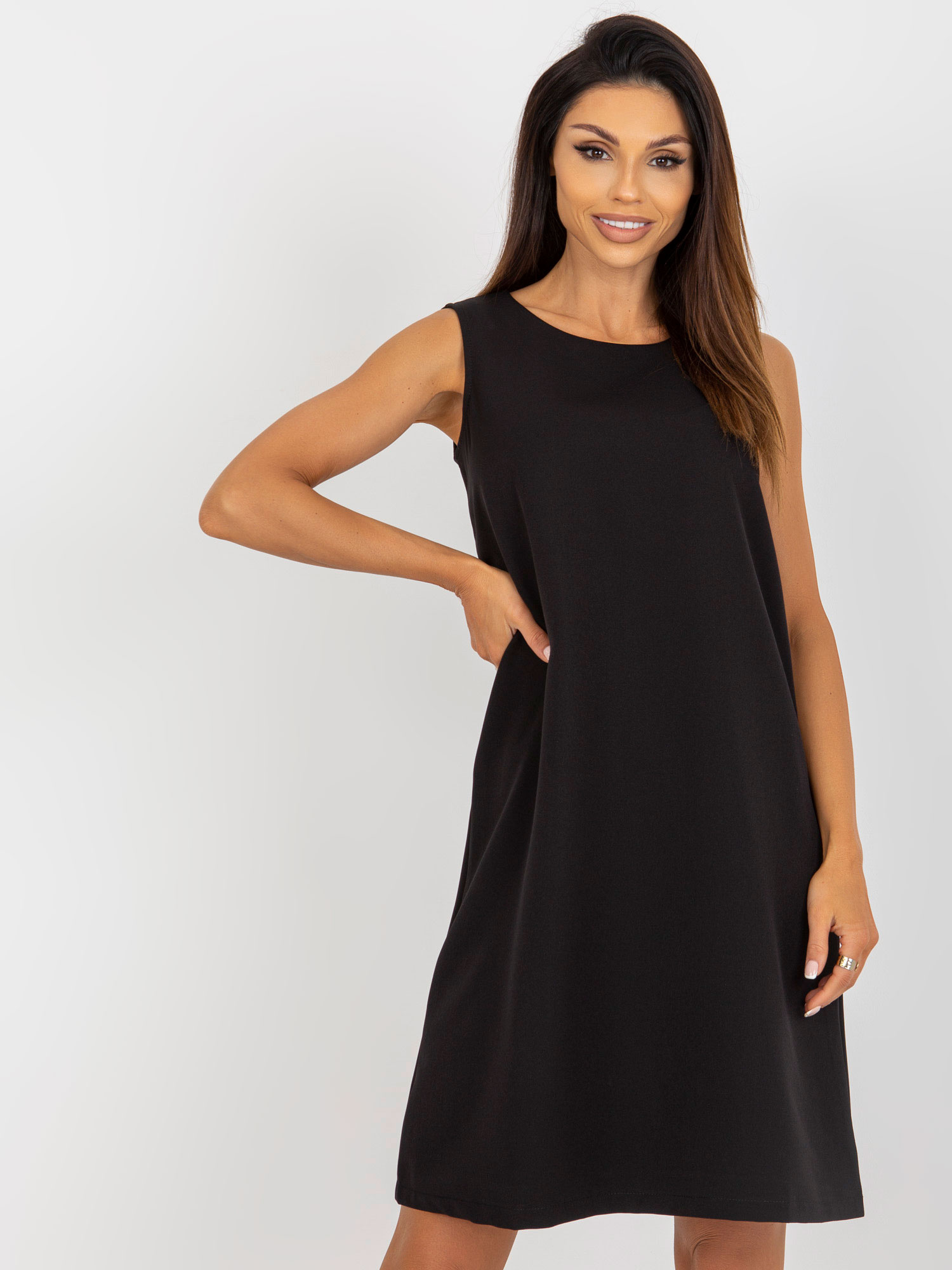 Čierne elegantné koktejlové minišaty TW-SK-BE-5773.10P-black Veľkosť: S