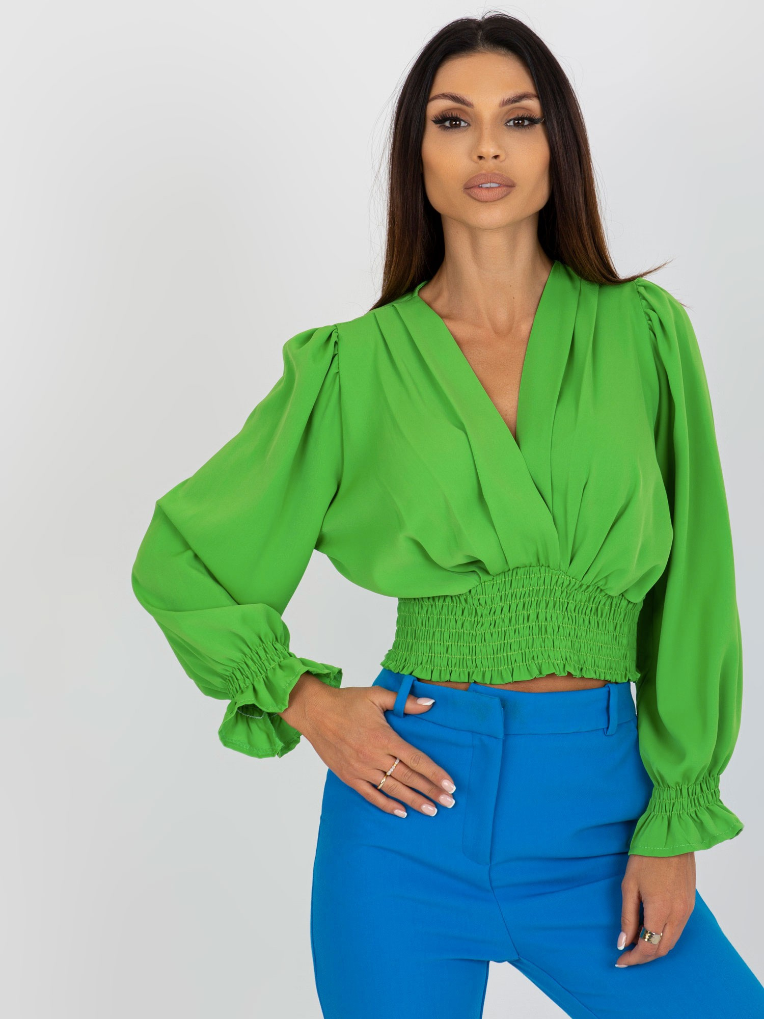 Svetlozelená crop top blúzka s elastickým riasením DHJ-BZ-13866.92P-light green Veľkosť: ONE SIZE