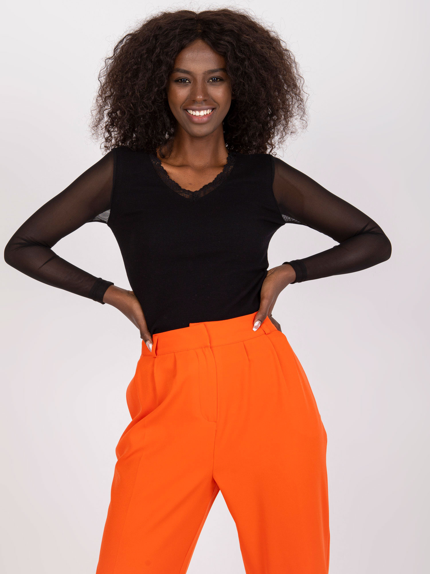 Čierna blúzka s priesvitnými rukávmi -RV-BZ-7839.88P-black Veľkosť: S