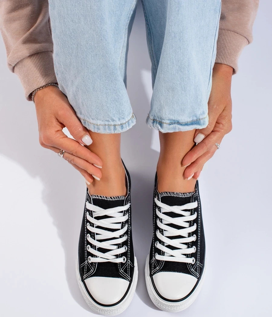 Čierne klasické plátené tenisky XL03B/W Veľkosť: 36