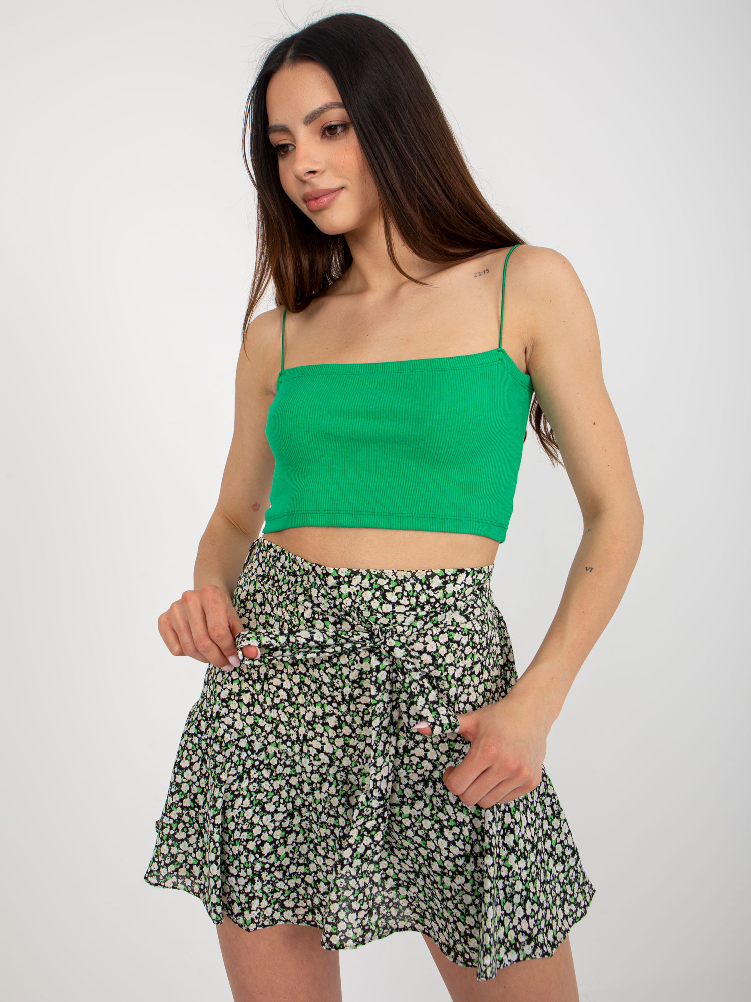 Čierno-béžová sukňa-šortky s kvetinovou potlačou NM-SD-AB031.56P-black beige Veľkosť: M/L