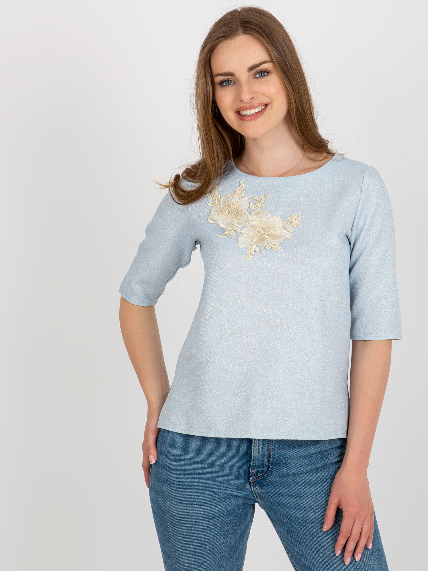 Svetlomodrá lesklá blúzka s 3/4 rukávom LK-BZ-506609.77-light blue Veľkosť: 40