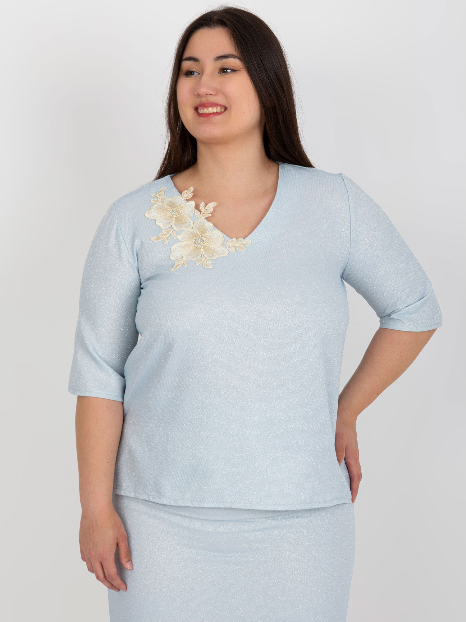 Svetlomodrá blúzka s kvetinou LK-BZ-506692.32-light blue Veľkosť: 48
