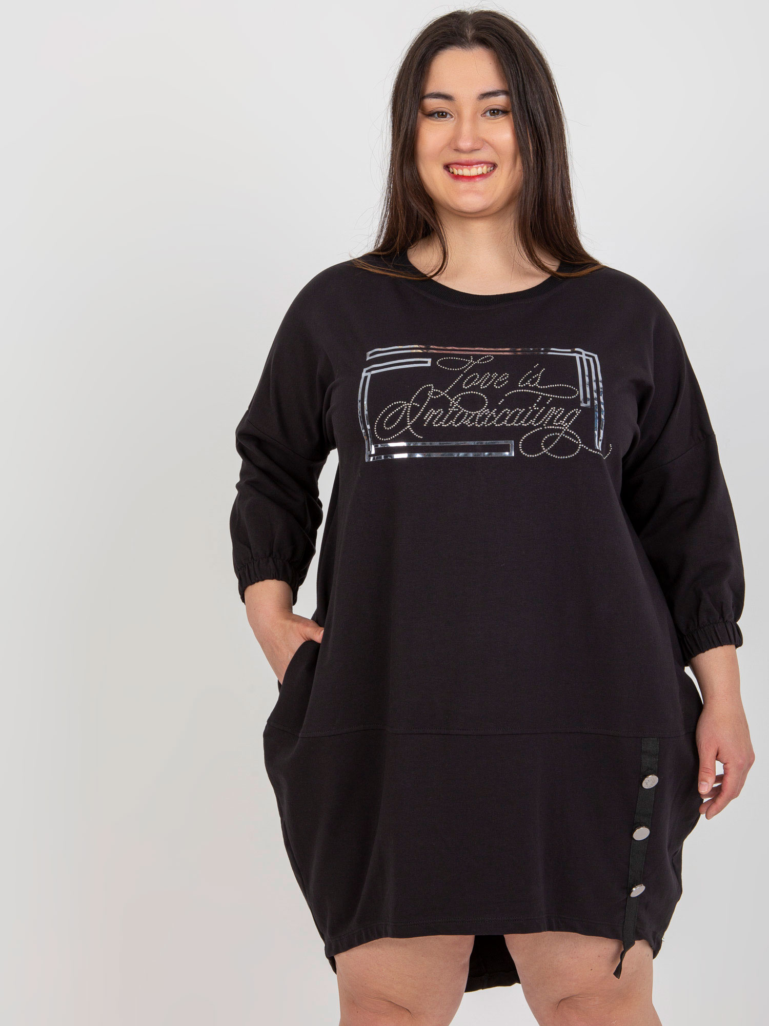 Čierna asymetrická tunika s nápisom RV-TU-7505.15-black Veľkosť: ONE SIZE