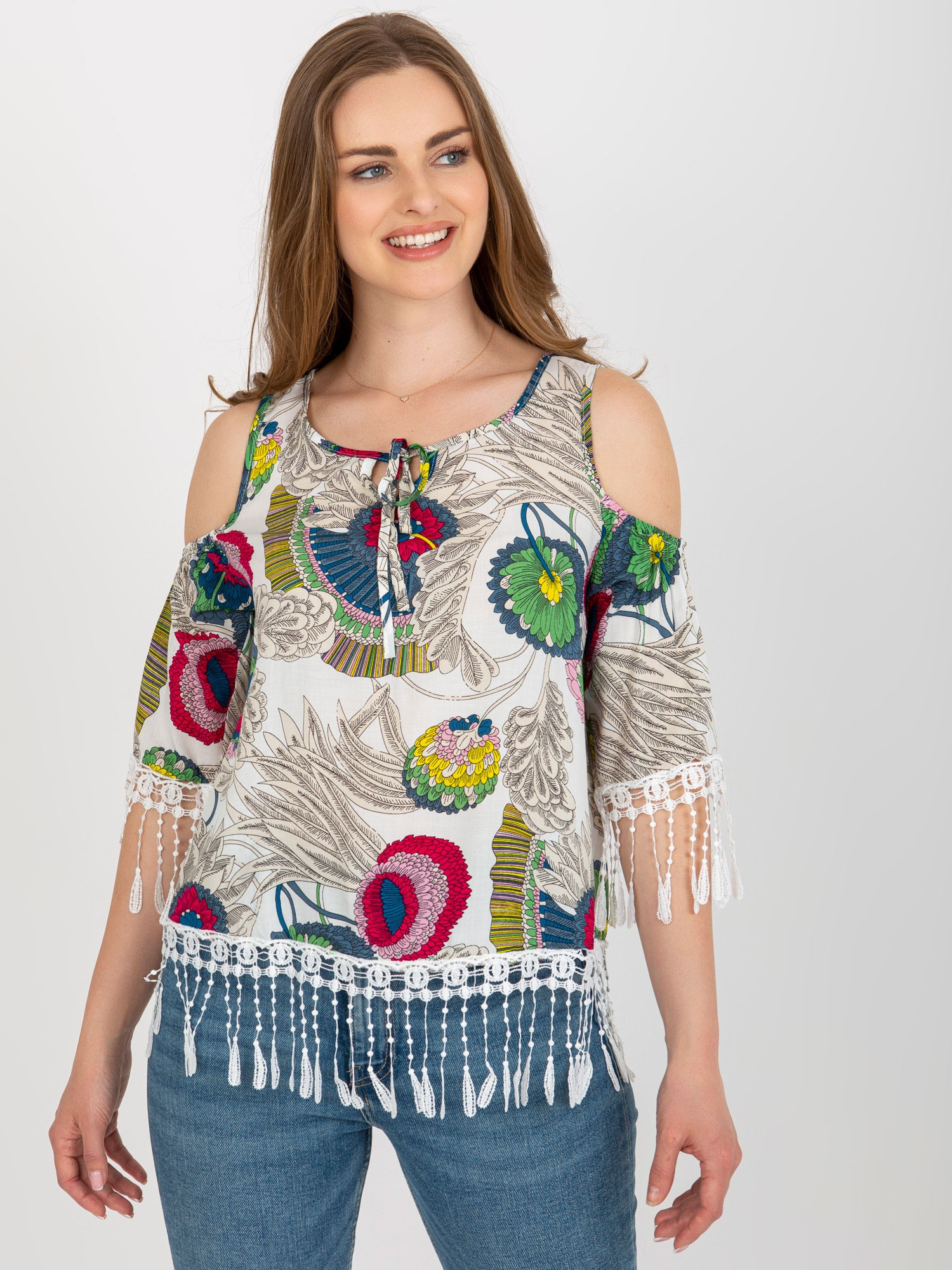 Biely vzorovaný top so strapcami -AT-BZ-2601.67-white Veľkosť: ONE SIZE