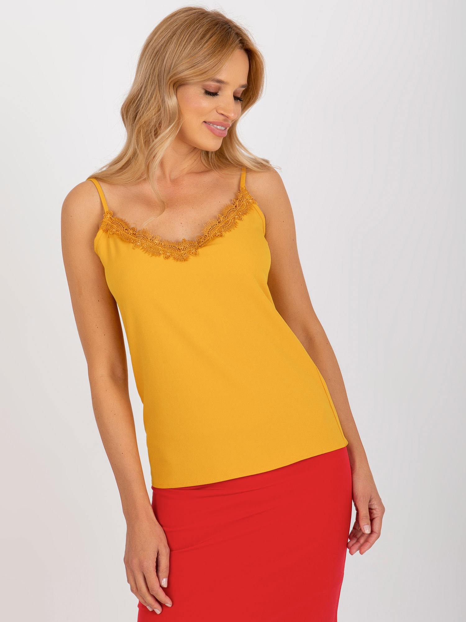 Tmavožlté tielko s čipkou LK-TP-507650-3.04P-dark yellow Veľkosť: 36
