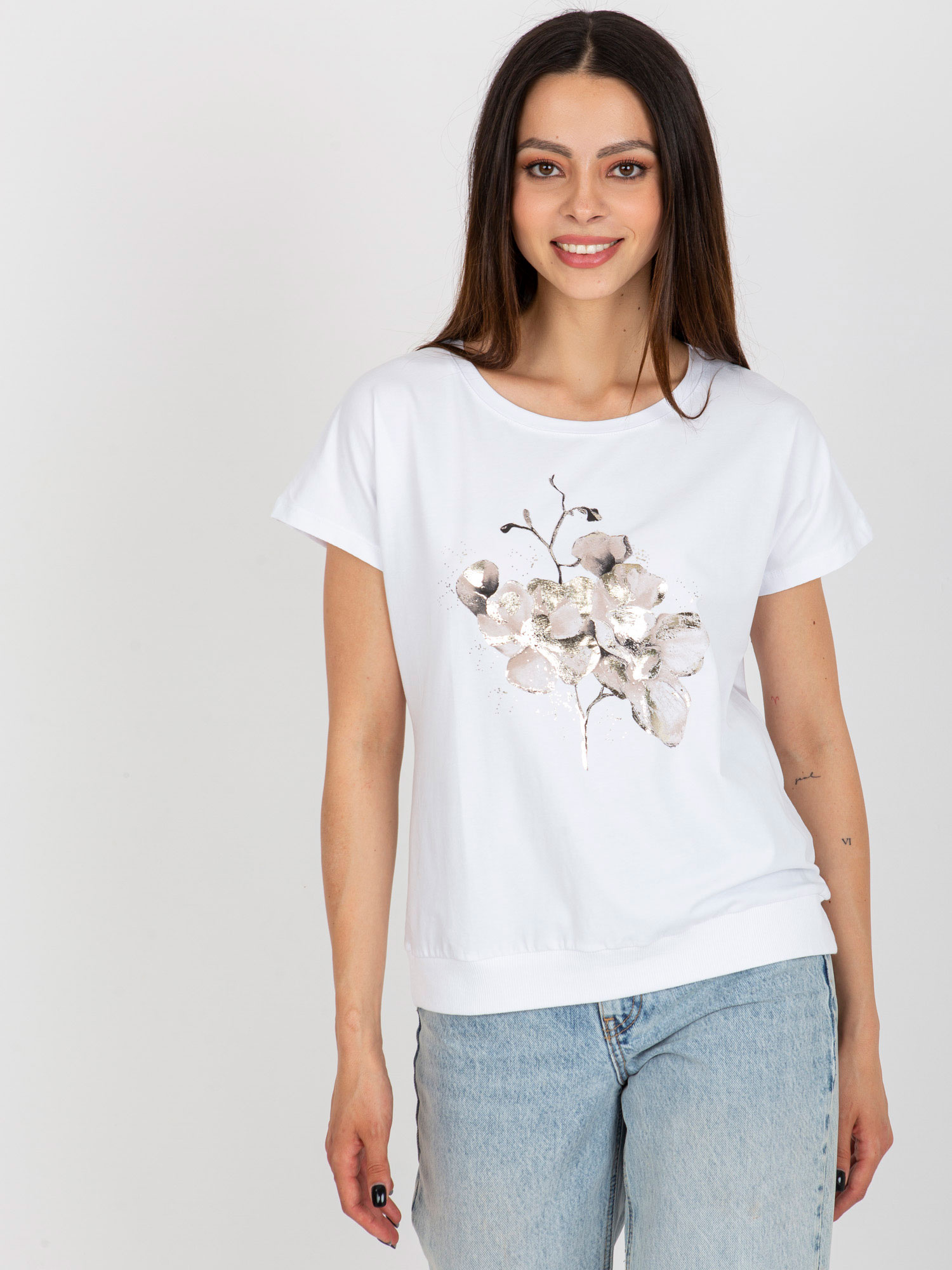 Biele tričko s potlačou kvetiny -RV-BZ-8949.18-biela Veľkosť: L/XL