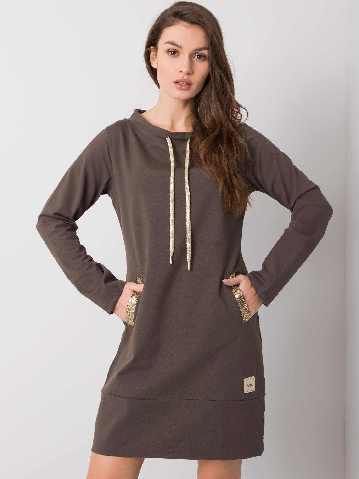 Khaki mikinové šaty s vreckami RV-SK-6067.15X-khaki Veľkosť: S/M