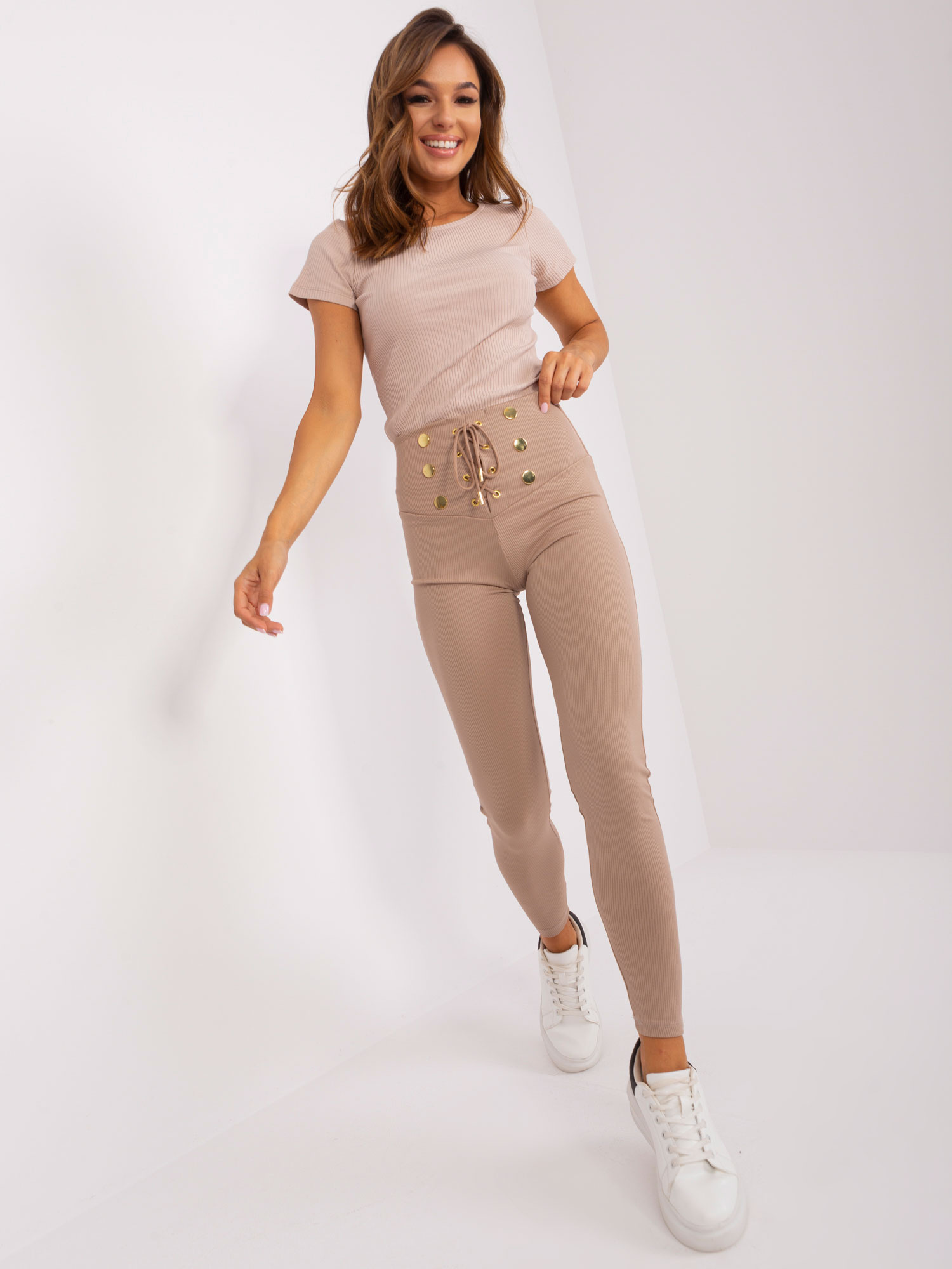 Béžové legíny so šnurovaním a zlatými gombíkmi TW-LG-OB059.37X-beige Veľkosť: XL