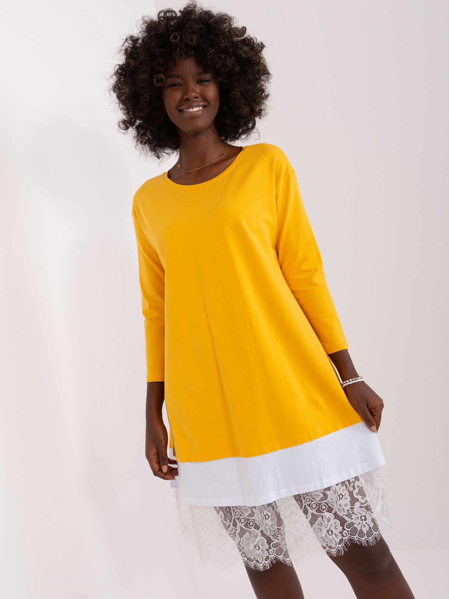 Žlto-biele šaty s čipkou EM-SK-HS-20-37.05P-dark yellow Veľkosť: M