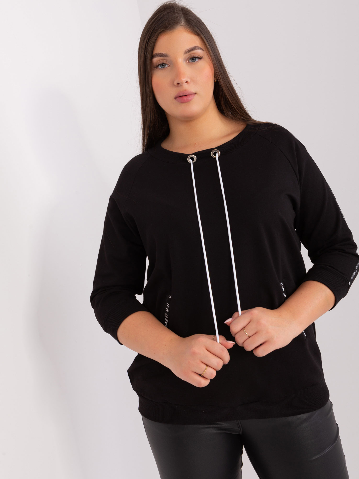 Čierna mikina s vreckami RV-BL-8205.63-black Veľkosť: ONE SIZE