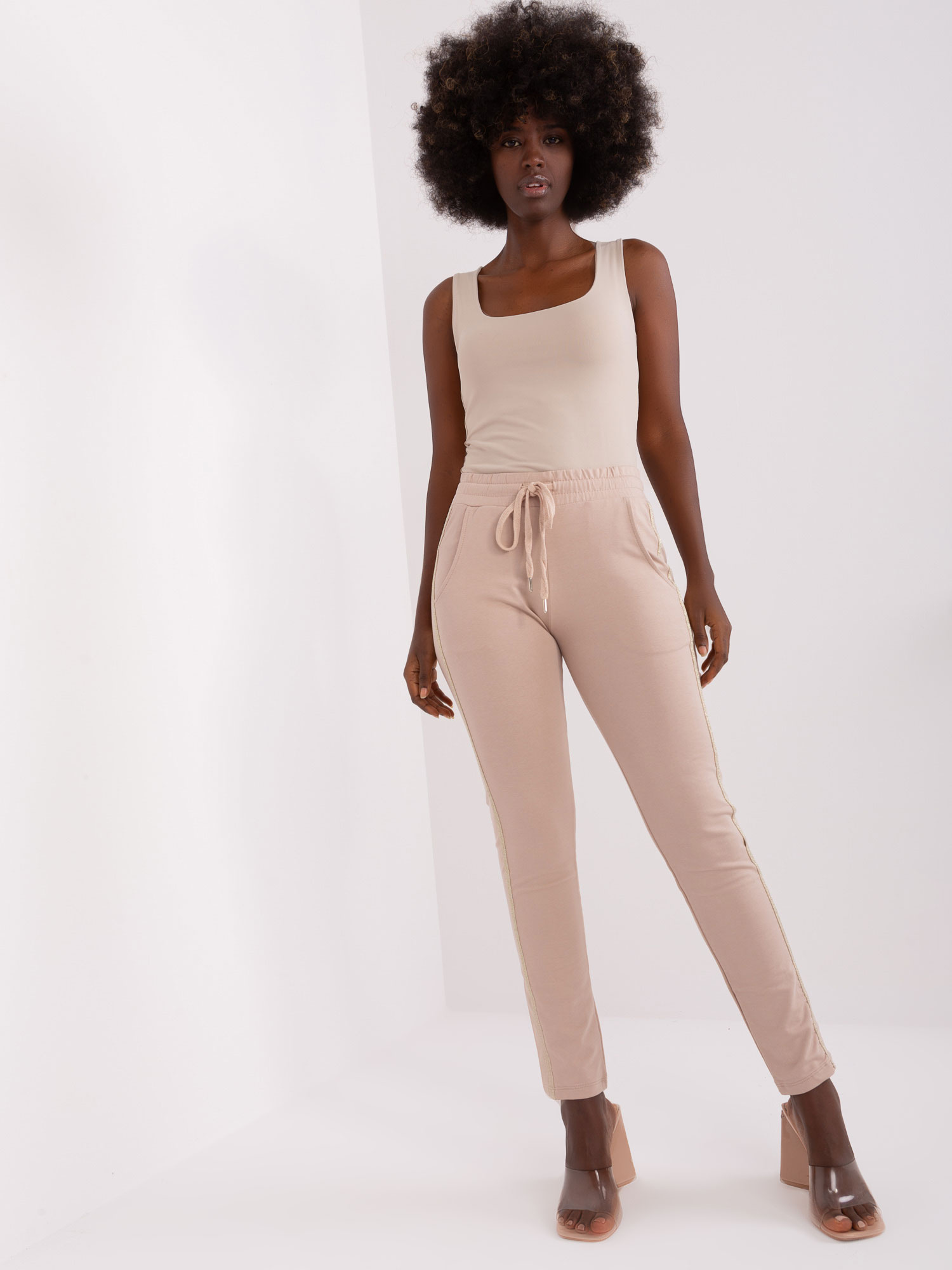 Béžové dámske tepláky RV-DR-8518.08P-beige Veľkosť: L