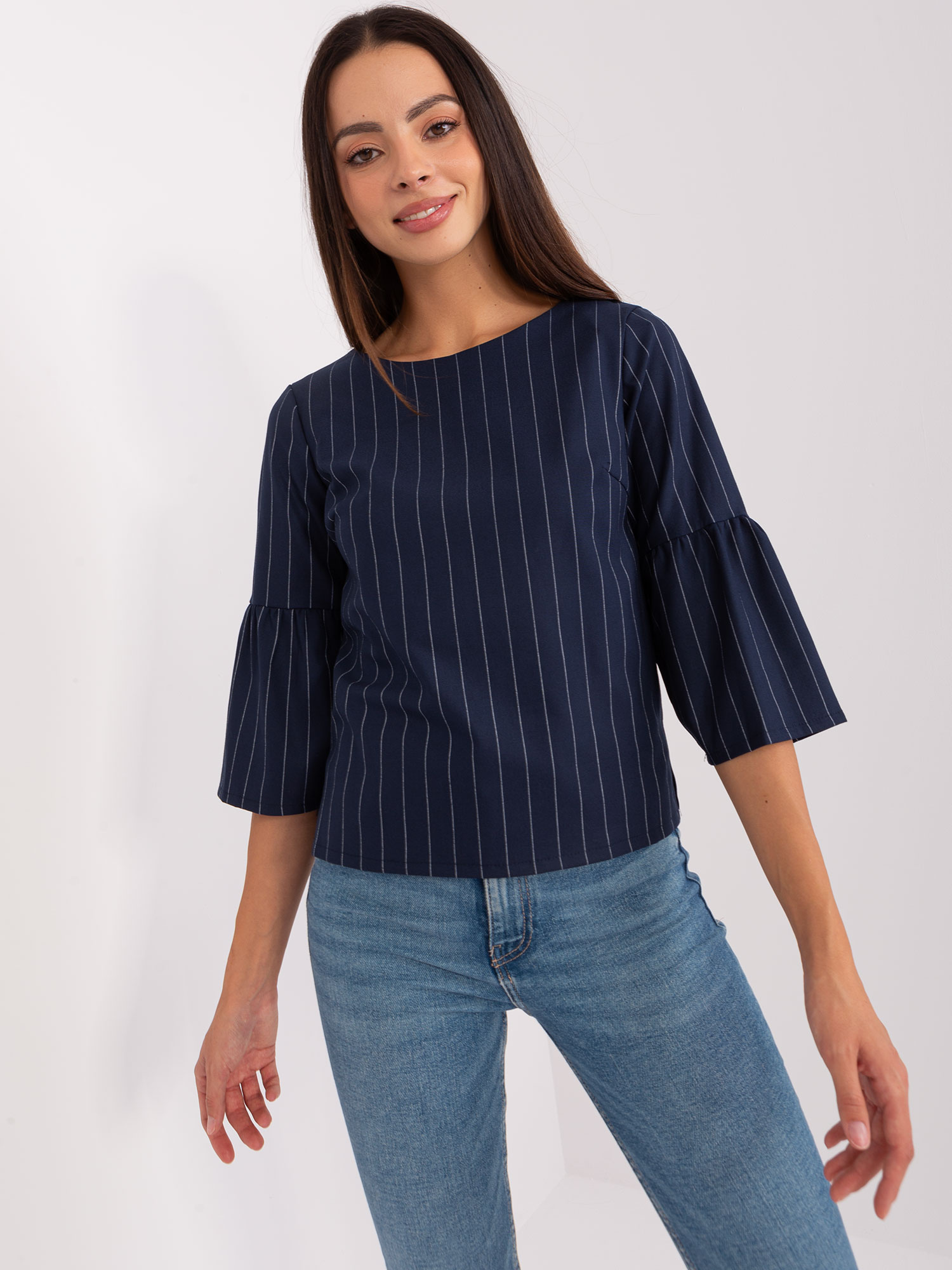 Tmavomodrá vlnená blúzka s mašličkou LK-BZ-506434.33P-dark blue Veľkosť: 42