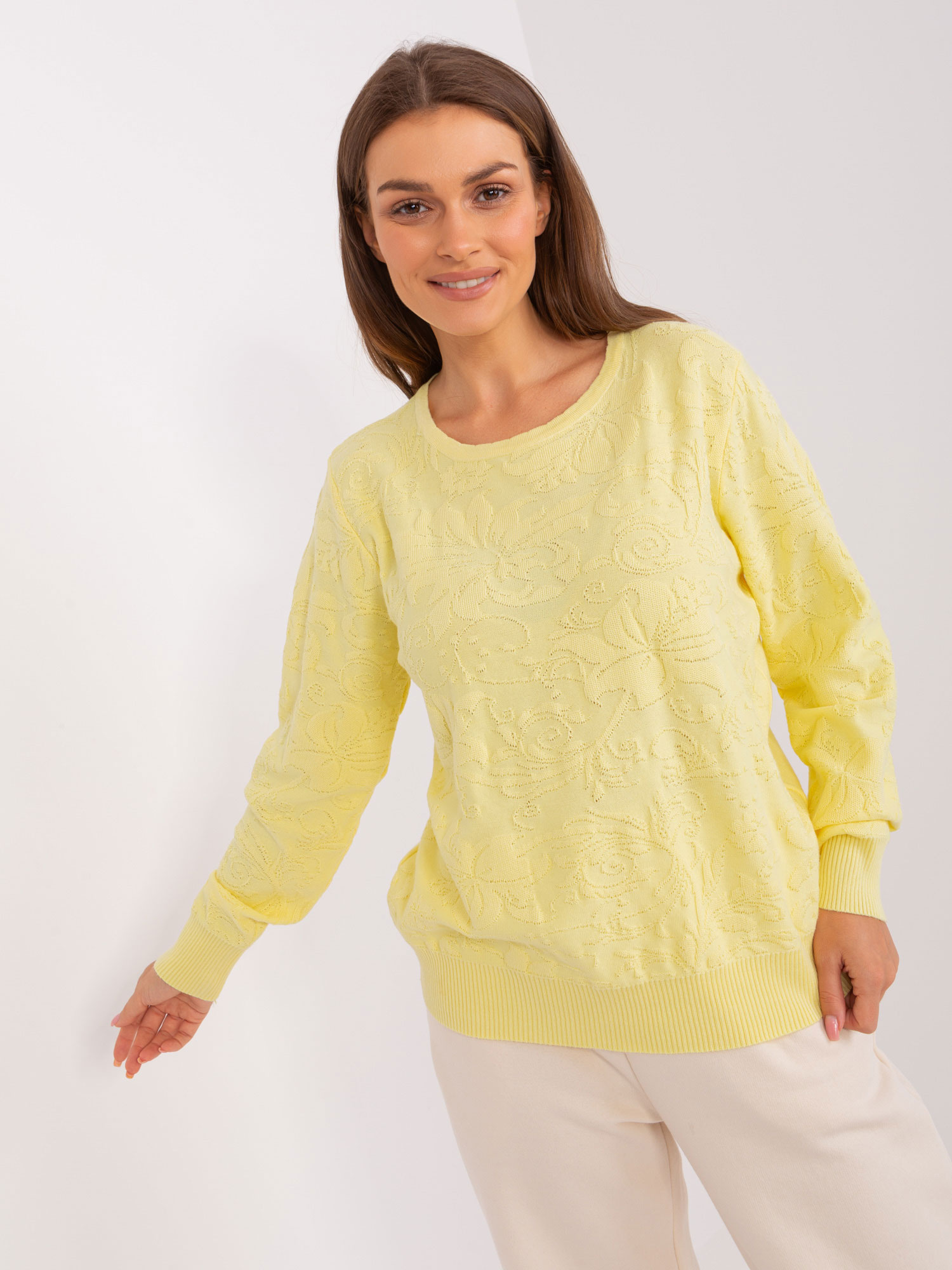 Svetložltý sveter so vzorom -AT-SW-2231A.00P-light yellow Veľkosť: ONE SIZE