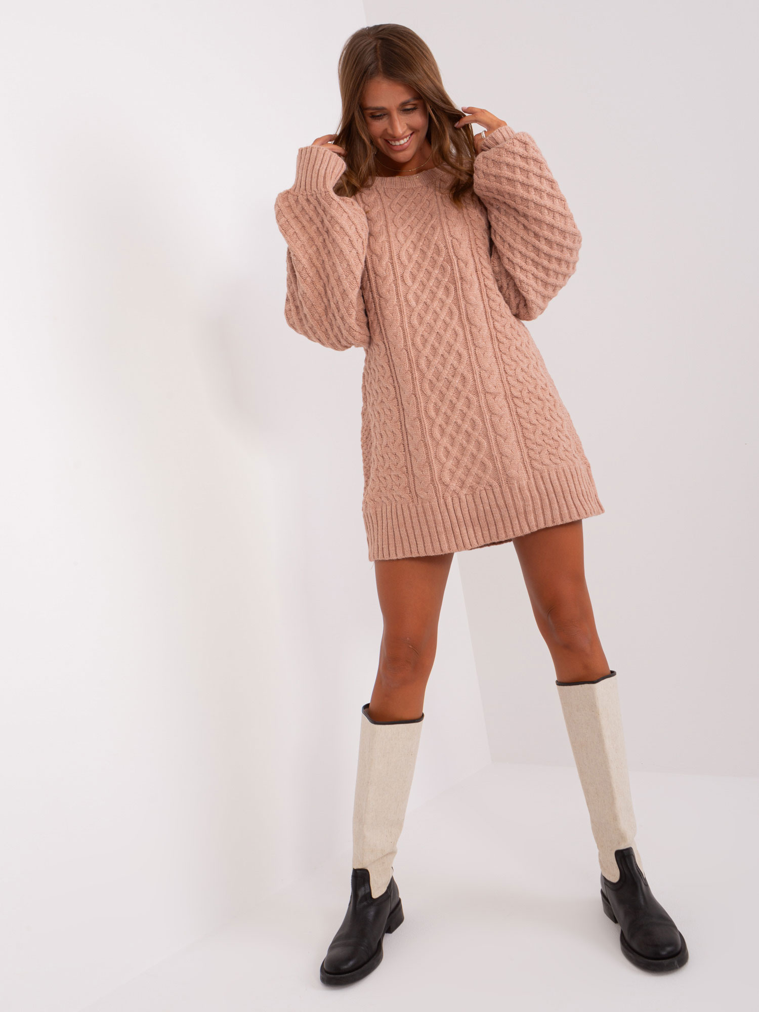 Púdrové pletené šaty s drobnejším vzorom -AT-SW-2367-2.64P-dark pink Veľkosť: ONE SIZE