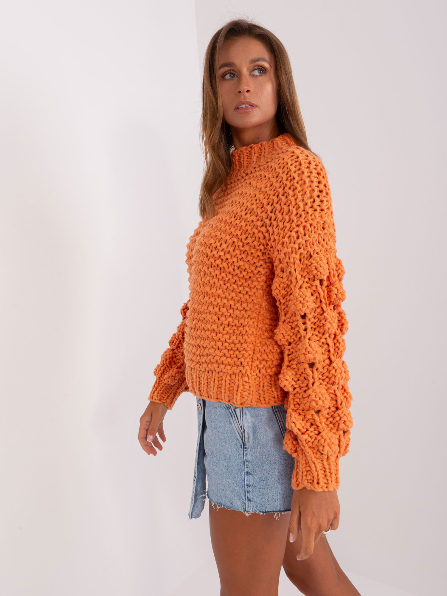 Oranžový sveter s naberanými rukávmi -AT-SW-2382.97P-orange Veľkosť: ONE SIZE