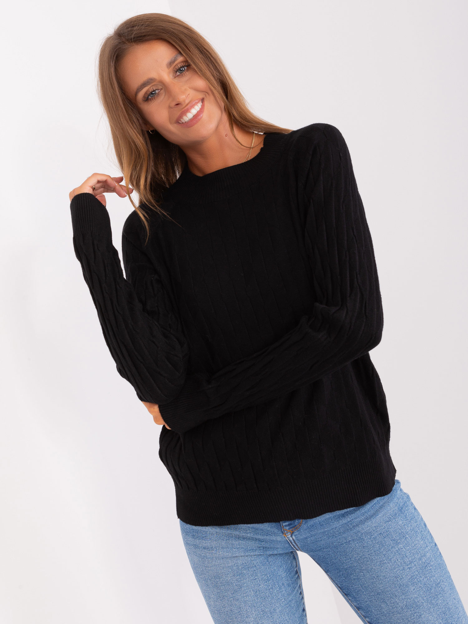 Čierny teplý klasický sveter -AT-SW-2326.37X-black Veľkosť: ONE SIZE