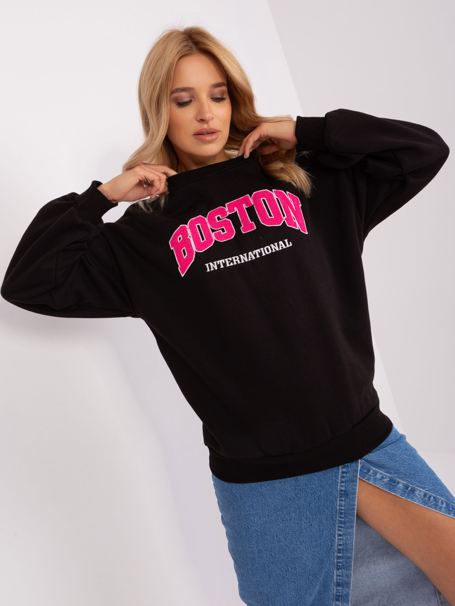 Čierna mikina s nápisom Boston EM-BL-617-8.10-black Veľkosť: ONE SIZE