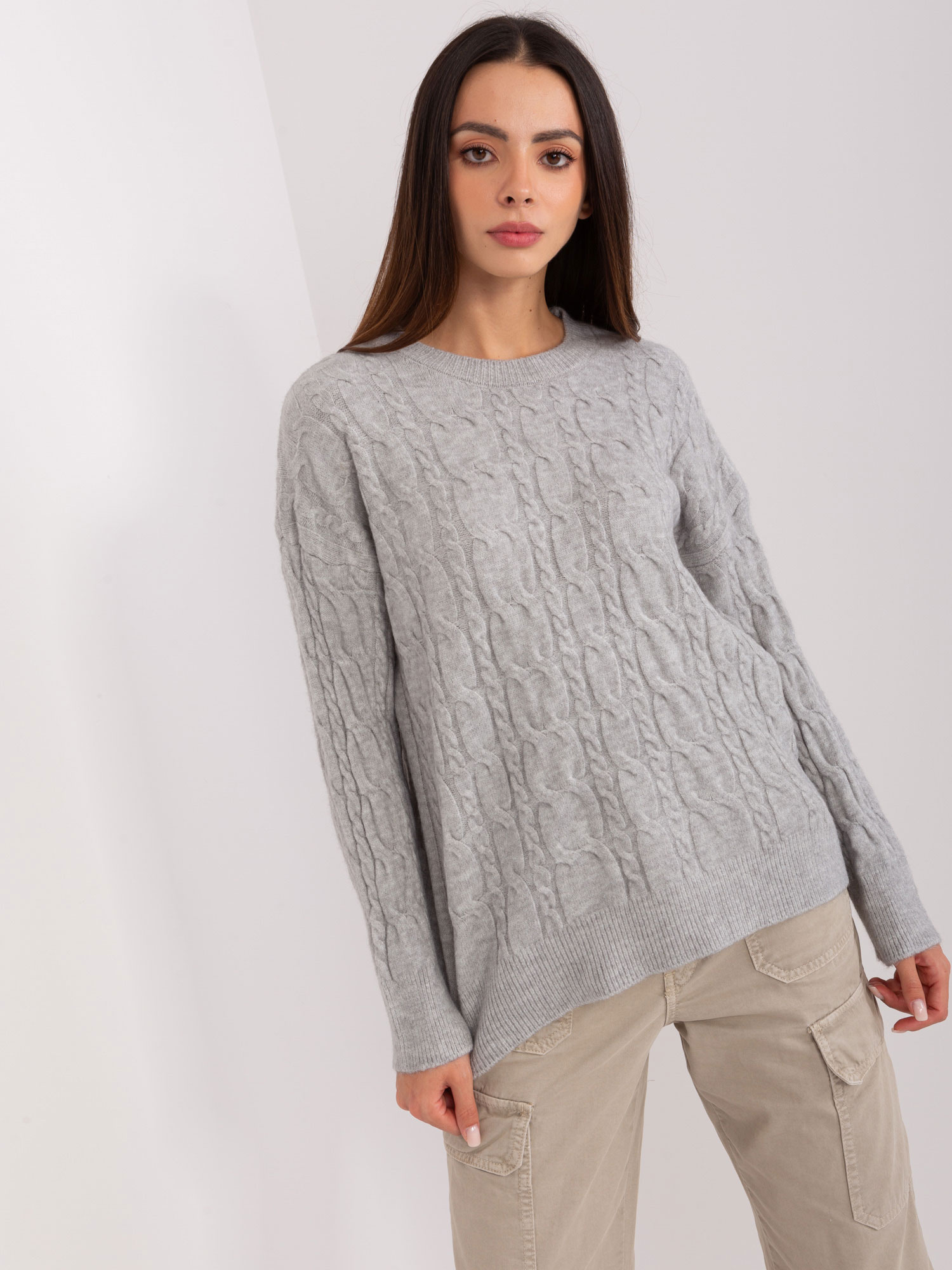 Sivý teplý klasický sveter AT-SW-2335-1.68P-grey Veľkosť: ONE SIZE